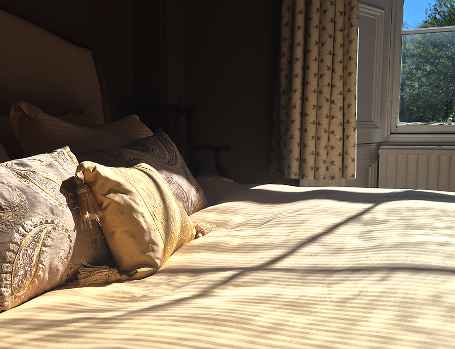 woll-estate-retreats-bedroom-saraswati-bed.png