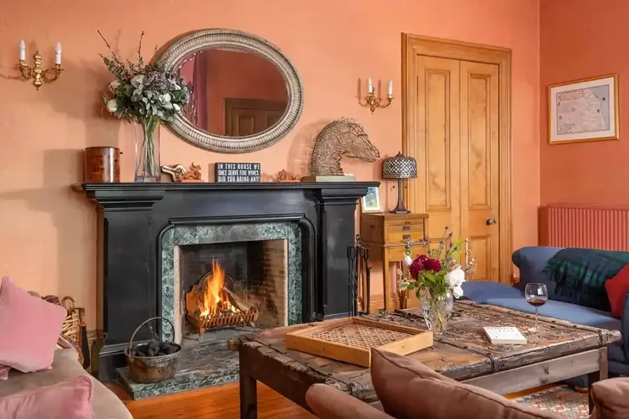 woll-estate-retreats-house-open-fire.webp