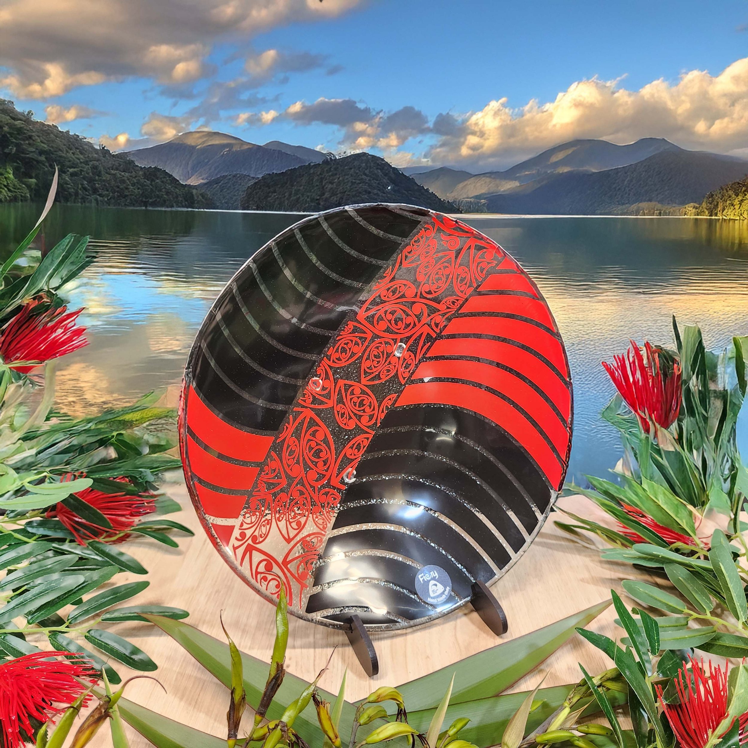 Kowhaiwhai Glass Bowl Red Black.jpg