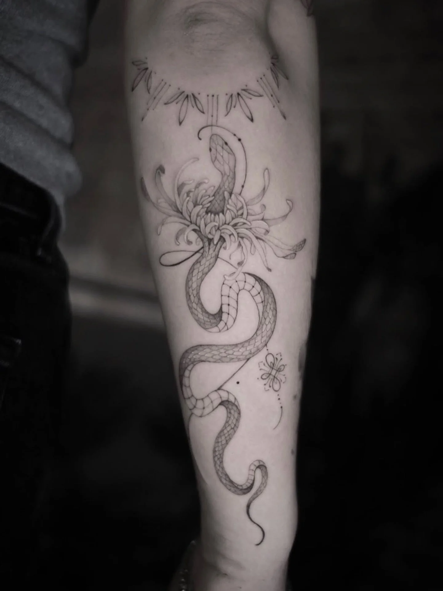 Gorgeous piece by @victoriado 
Hit her up directly for bookings 📩