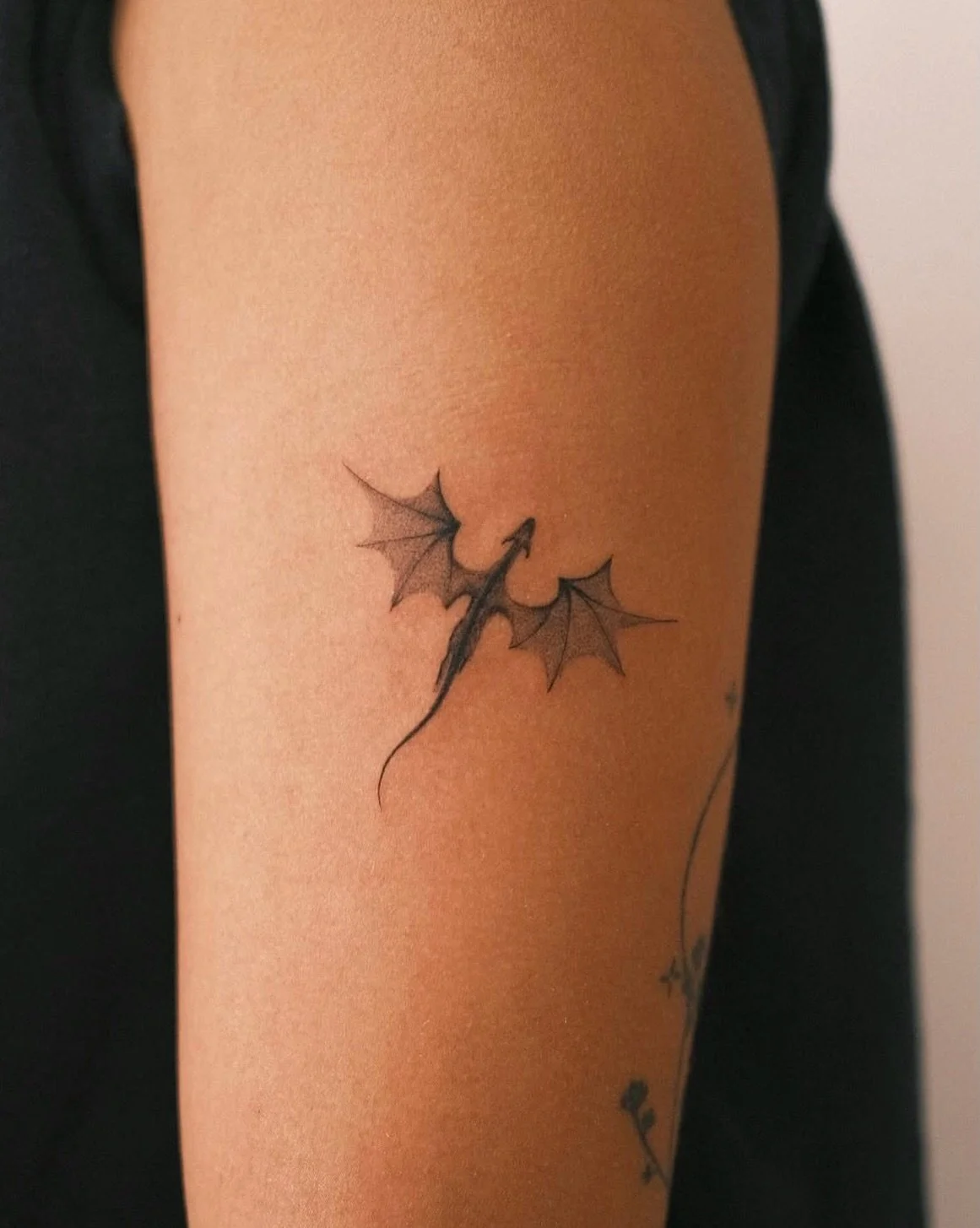 Couple matching dragons by @delourdes.tattoo 
DM Em for more info!