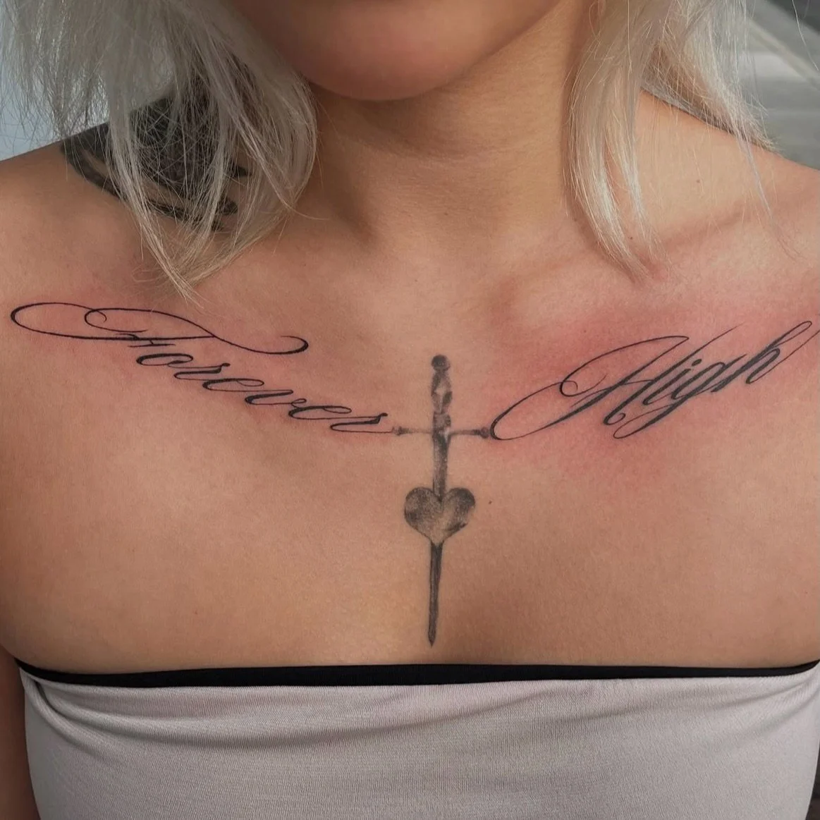 Love this script chest piece by @lunatatudora hit up Luna for info!
