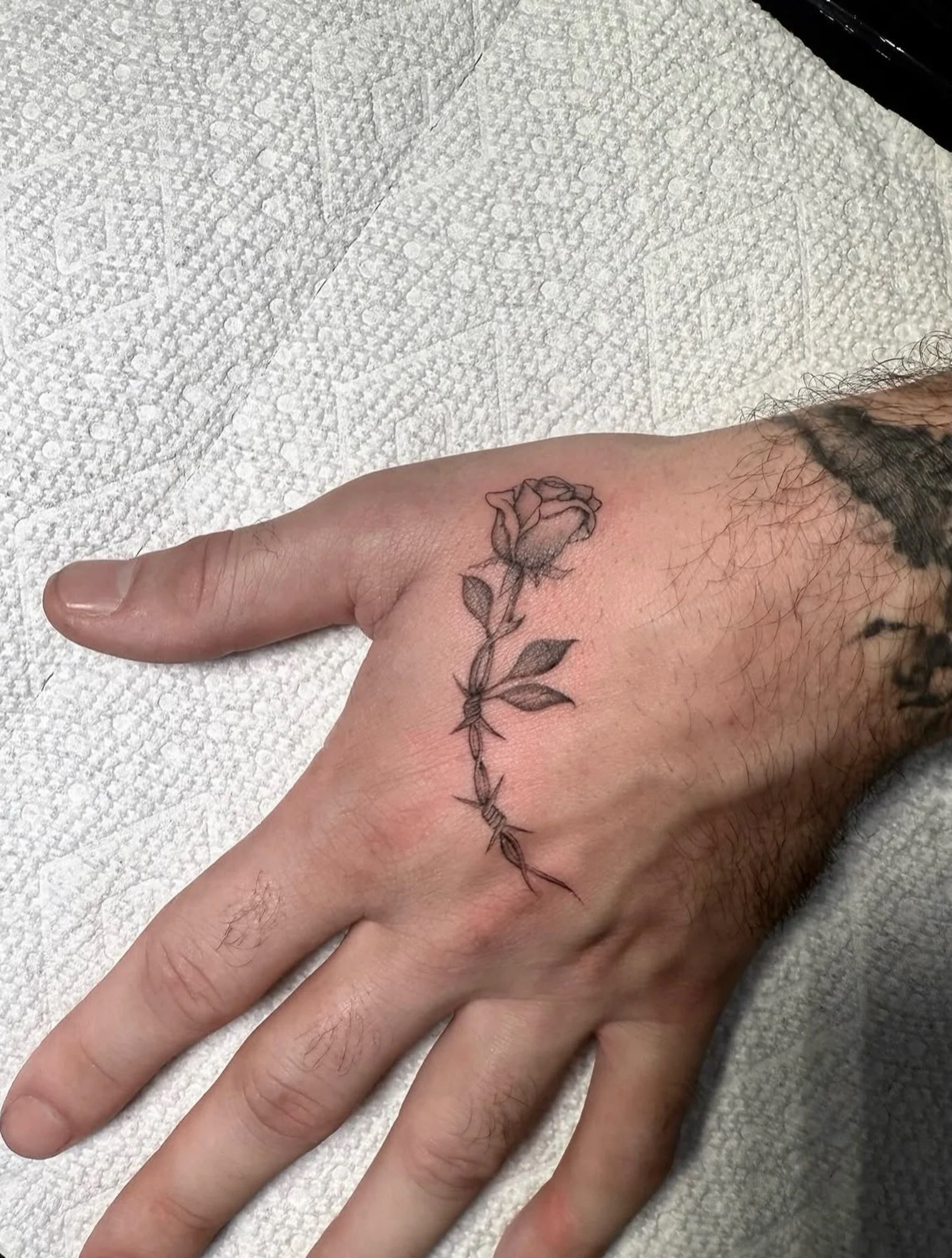Beautiful hand piece made by @priscillastattoos 🔥