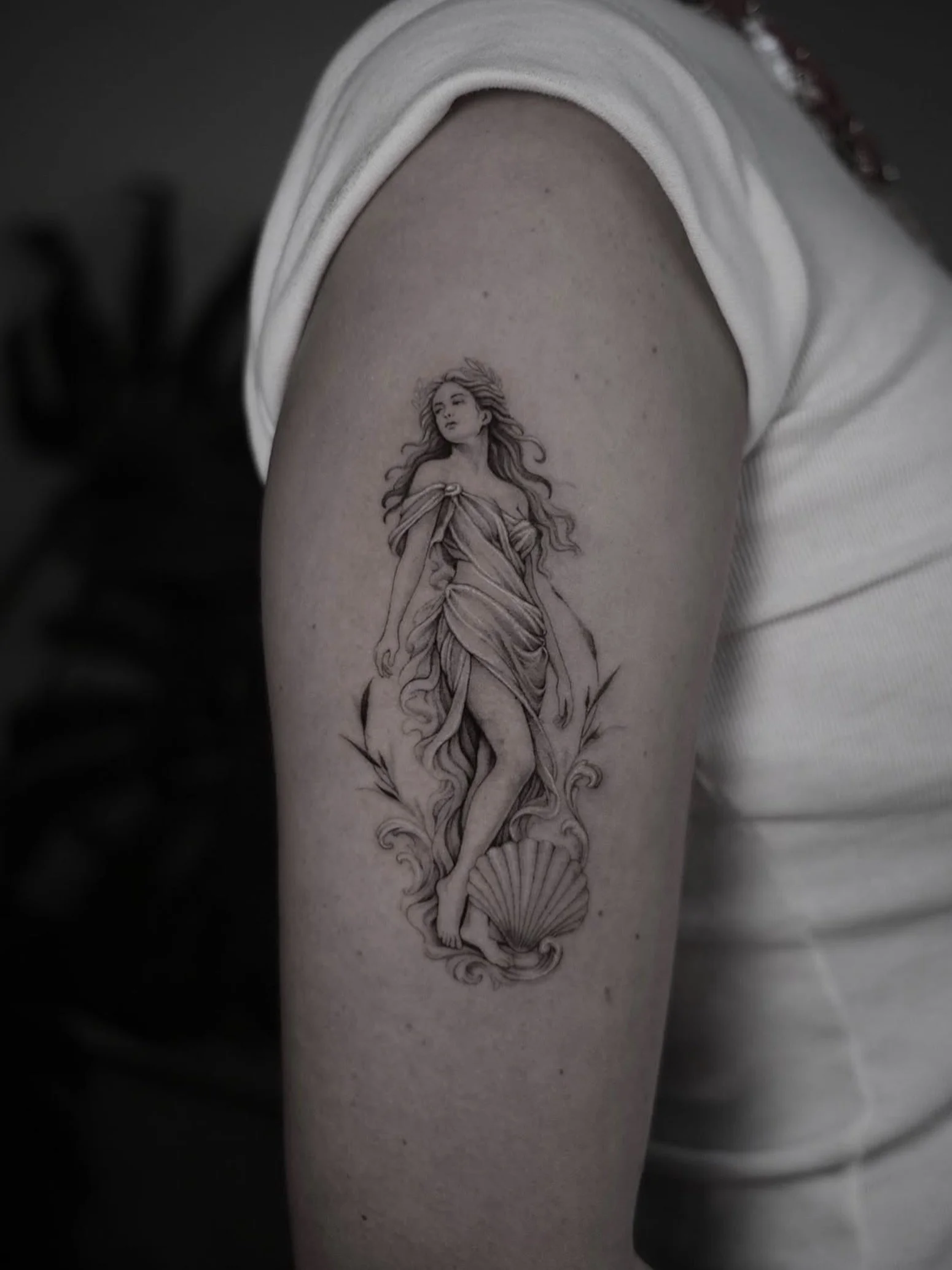 Obsessed with this Aphrodite by @victoriado ❣️
Dm Victoria for rates and booking info 📩