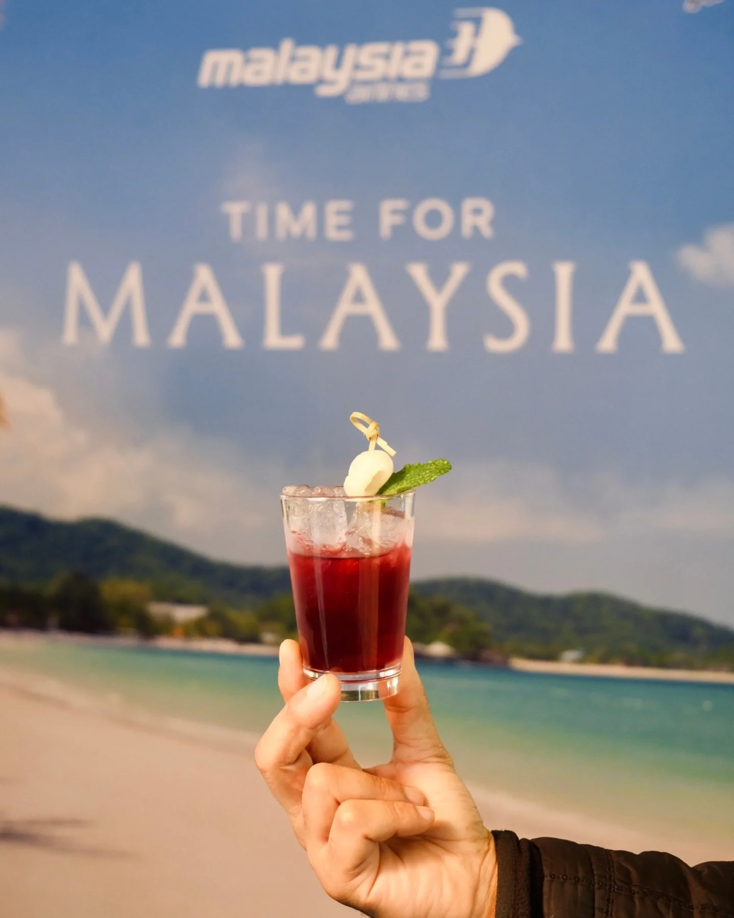 Last month our team had the pleasure of supporting the&nbsp;@malaysiaairlines activation at&nbsp;Battersea Power Station. We served their Business Class signature welcome drink, a beautiful introduction to the flavours guests can experience onboard.
