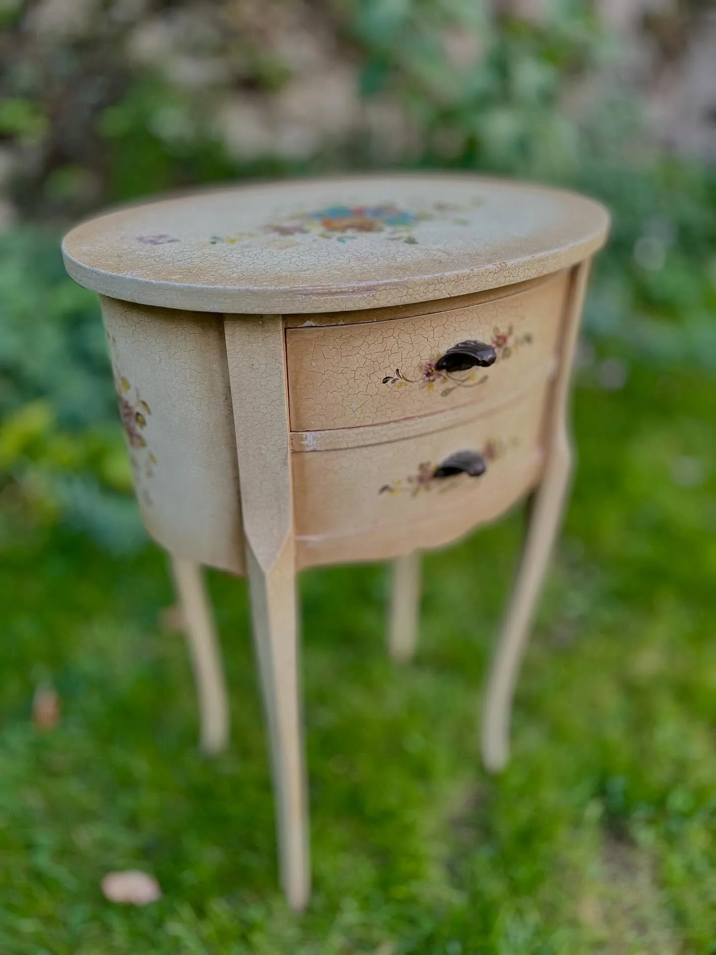 #sweetsinglethings #shop #kleinanzeigen #vintage #shabby #style #accessoires #wohndeko #table #flowers #munich