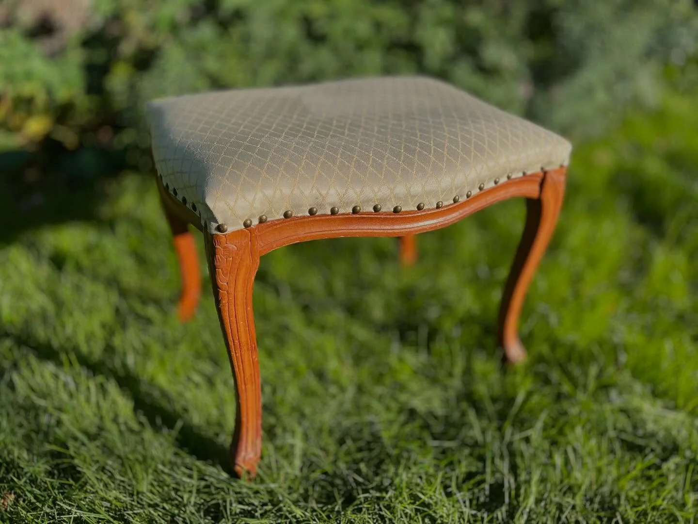 #sweetsinglethings #shop #kleinanzeigen #vintage #design #shabby #hocker #pouf #wohndeko #biedermeier #furnitue #munich