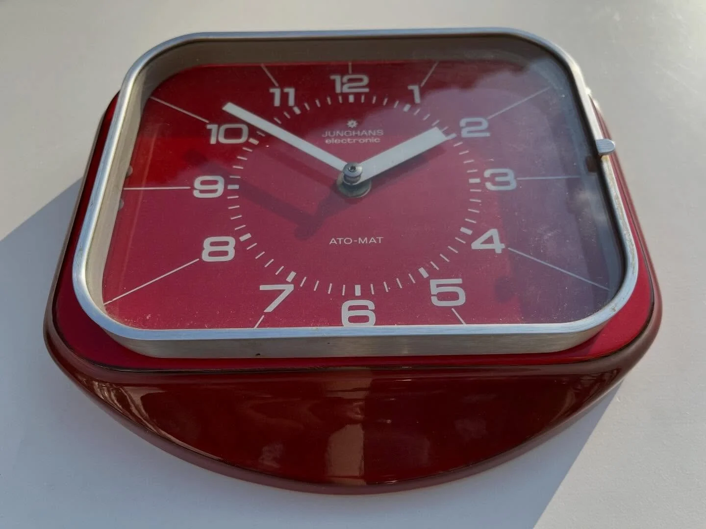 Sch&ouml;ne Junghans-Uhr Ato-Mac, rot, Keramik, Vintage, Retro, SweetSingleThings, Shop