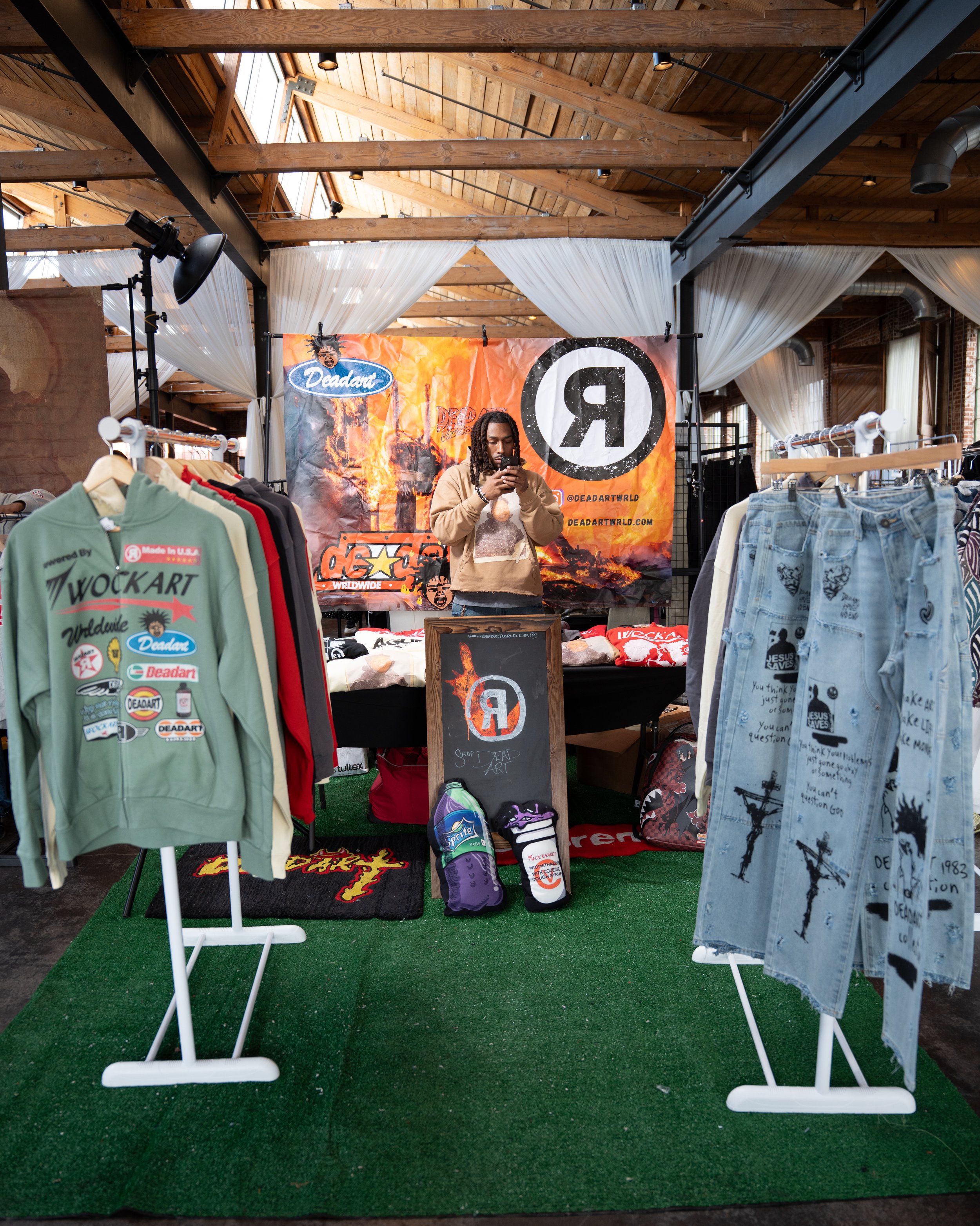 Deadart WRLD-10.jpg