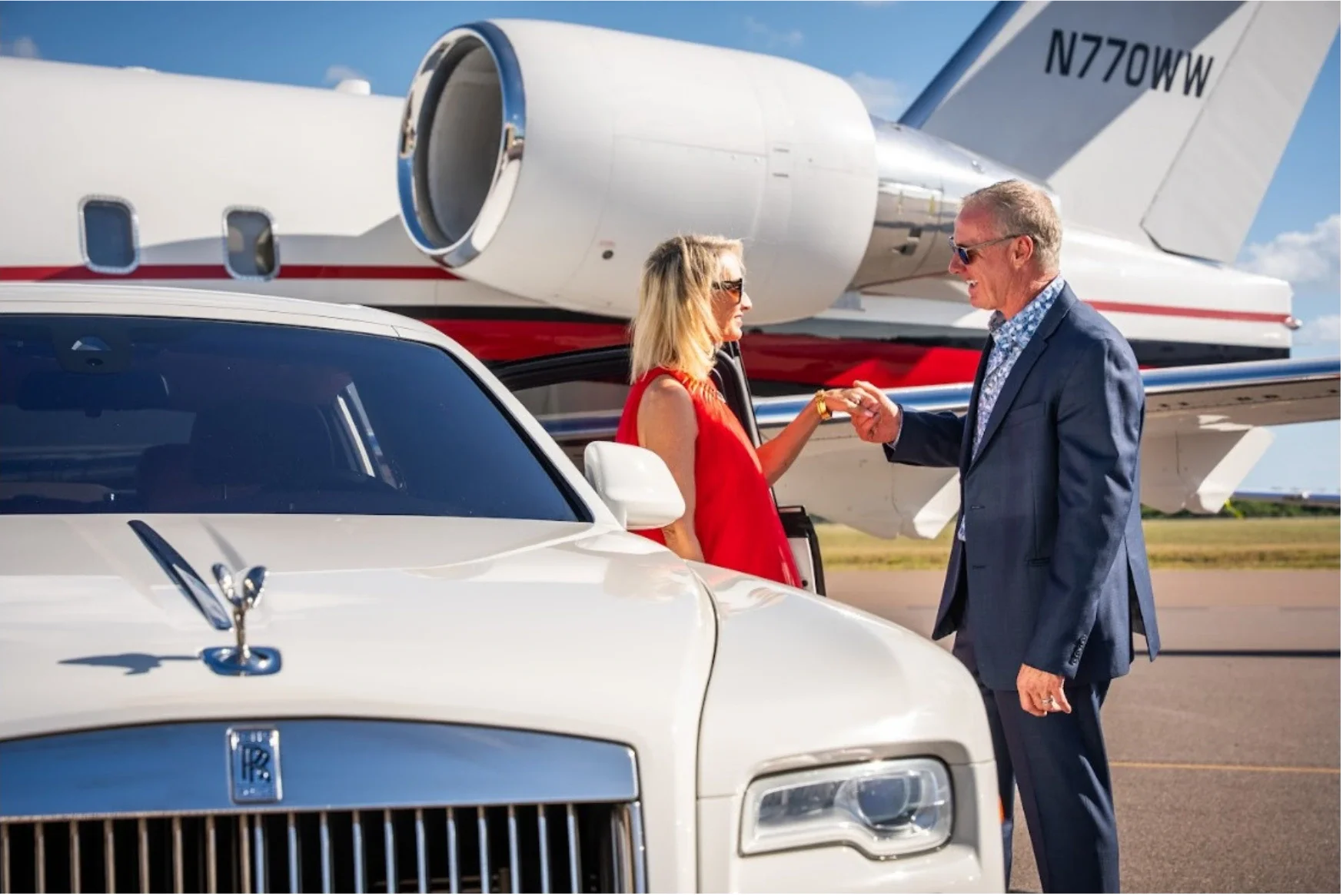 Arrive Like You Belong: Seamless Airport Pickups in Signature Style
