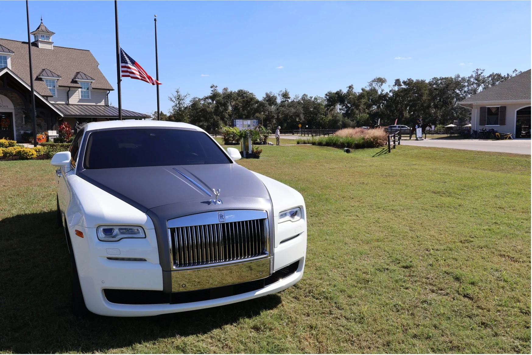 Pull Up in Style: Where to Be Seen in Sarasota This Season