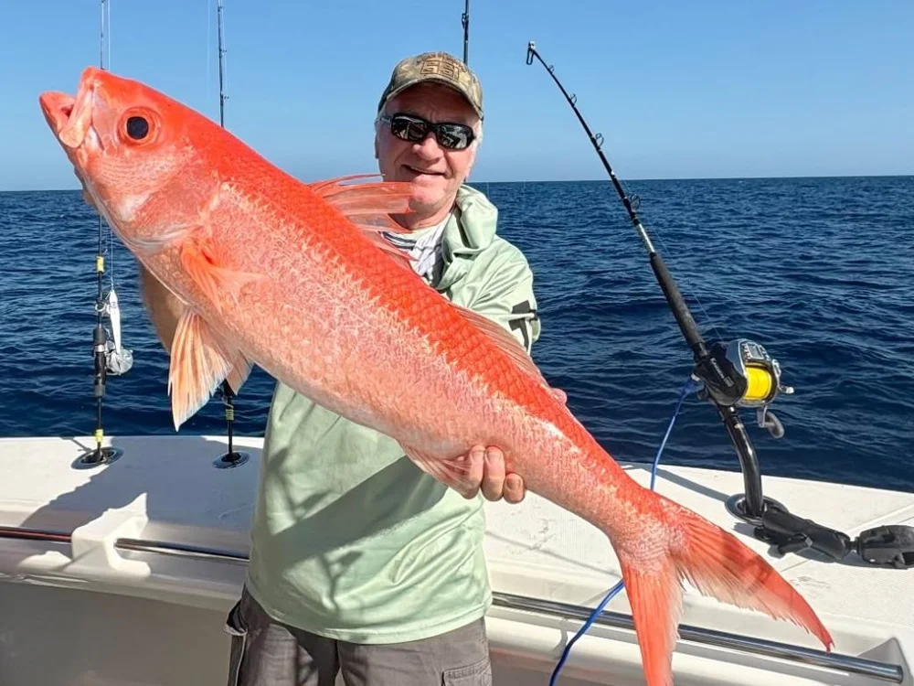 Long-range Gulf fishing aboard Off Script