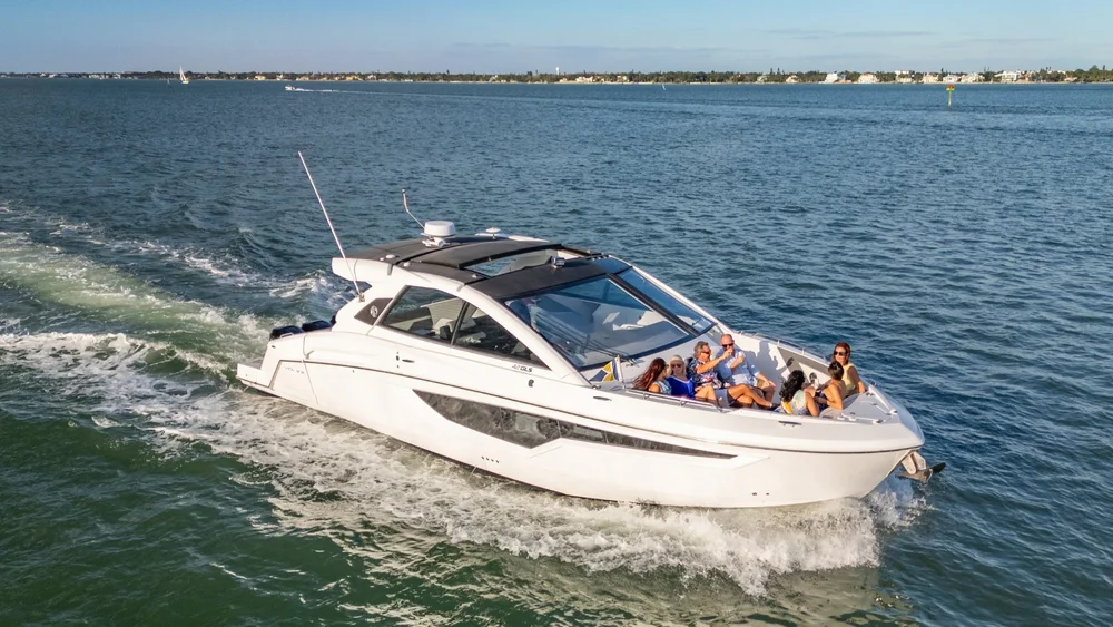 Custom Power Training – Offshore Sailing School