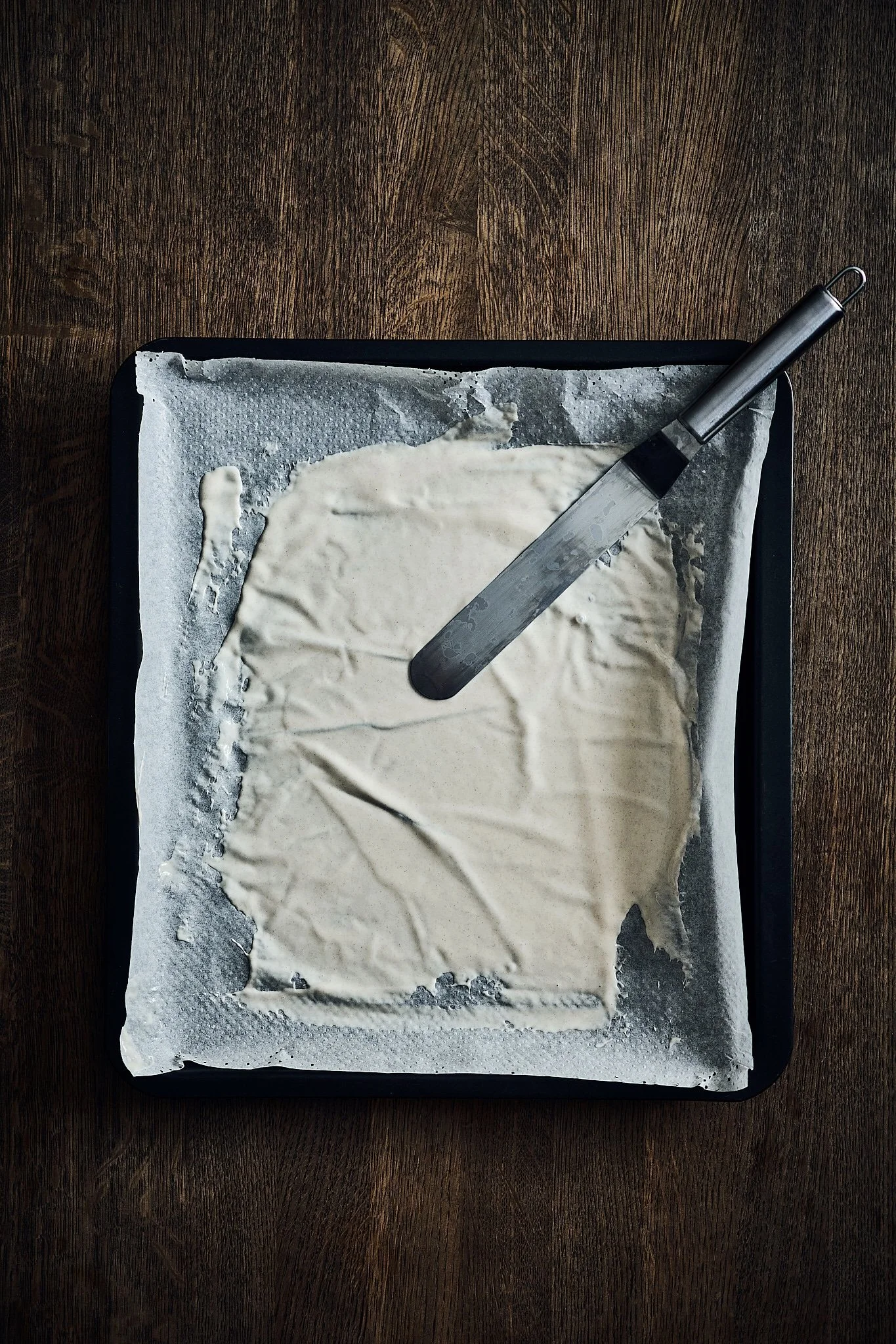 Juuretise kuivatamise ettevalmistus ahjuplaadil, juuretis määritud õhukese kihina