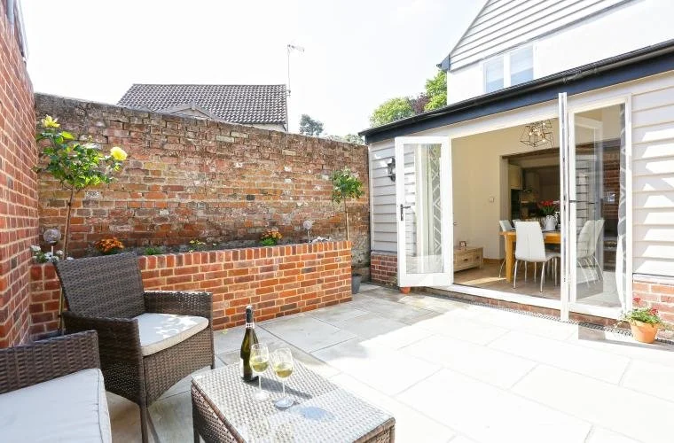 Conversion & refurbishment of an existing curtilage outbuilding