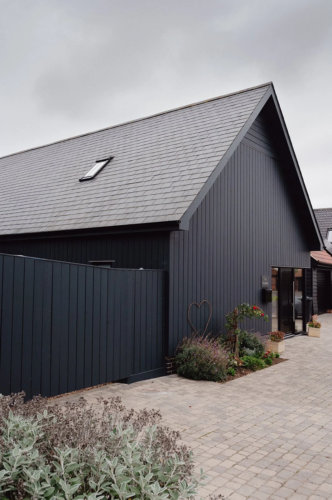 Neo-Vernacular Farm Dwelling garden