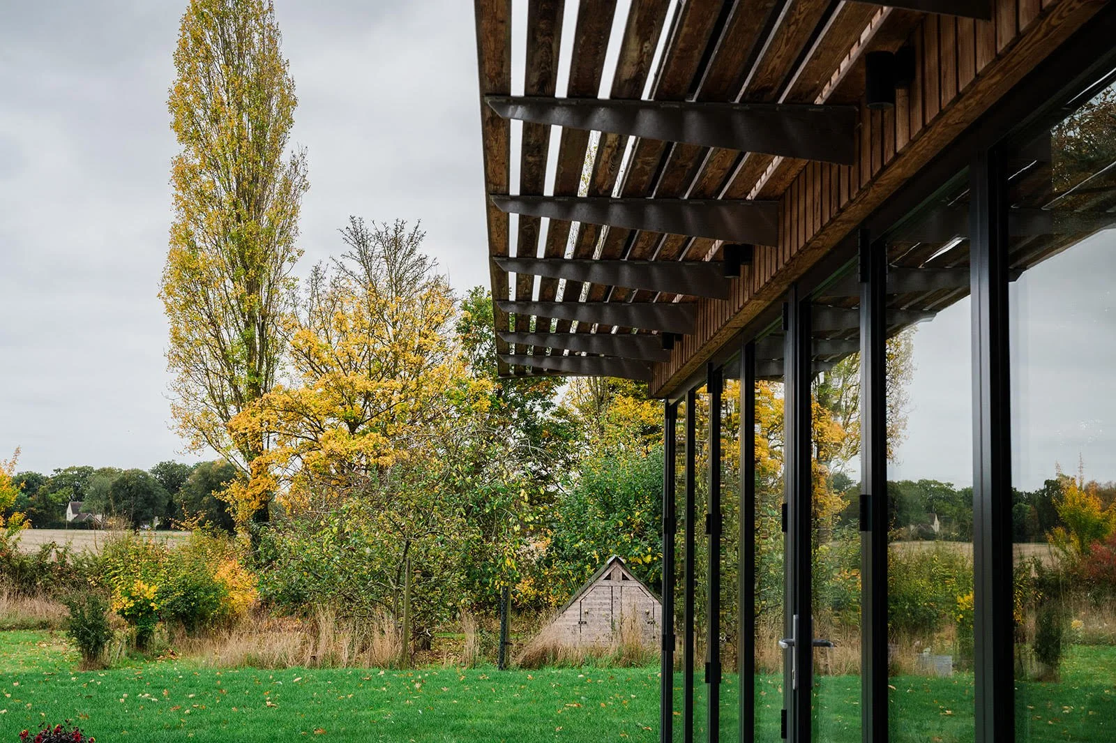 Contemporary Eco-House over hang