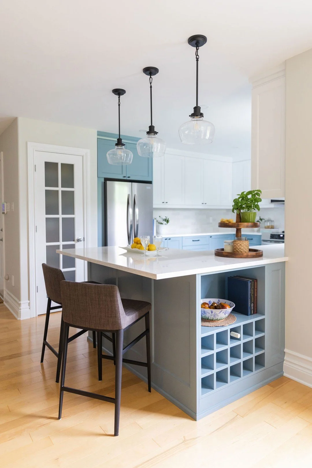 Have you been waiting for years to do a project and you aren&rsquo;t sure where to start?

When these clients contacted us it was clear that there were some functional issues with the original kitchen design.

We decided to start fresh with new custo