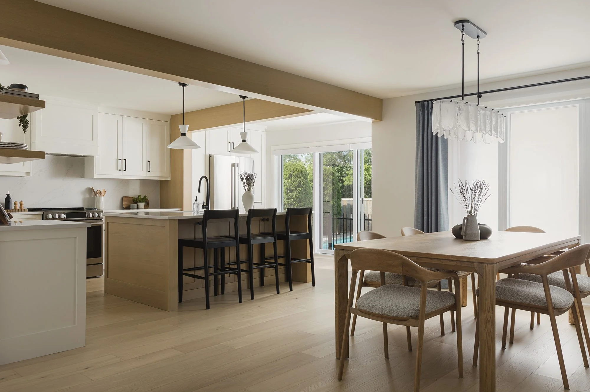 Kitchen renovation Ottawa featuring white oak and white shaker cabinets.