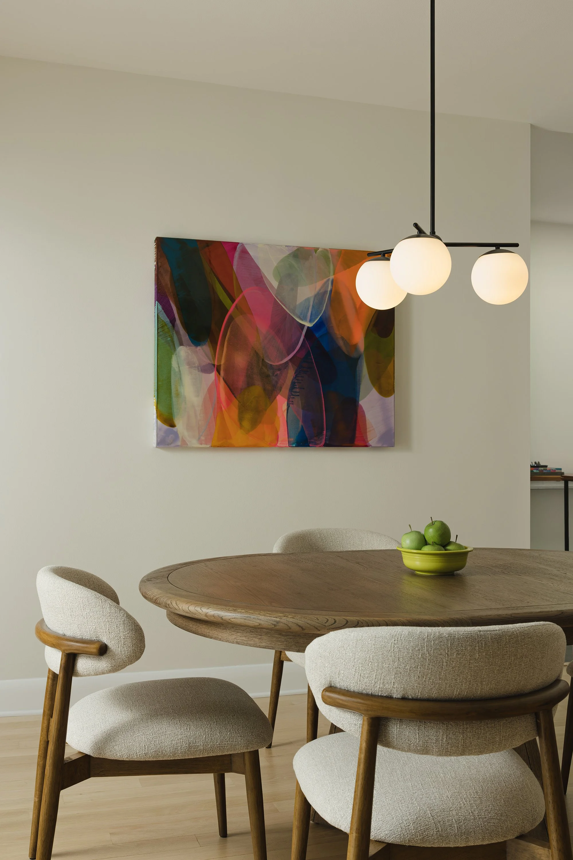 Ottawa interior design featuring a mid-century modern kitchen with table and chairs. 