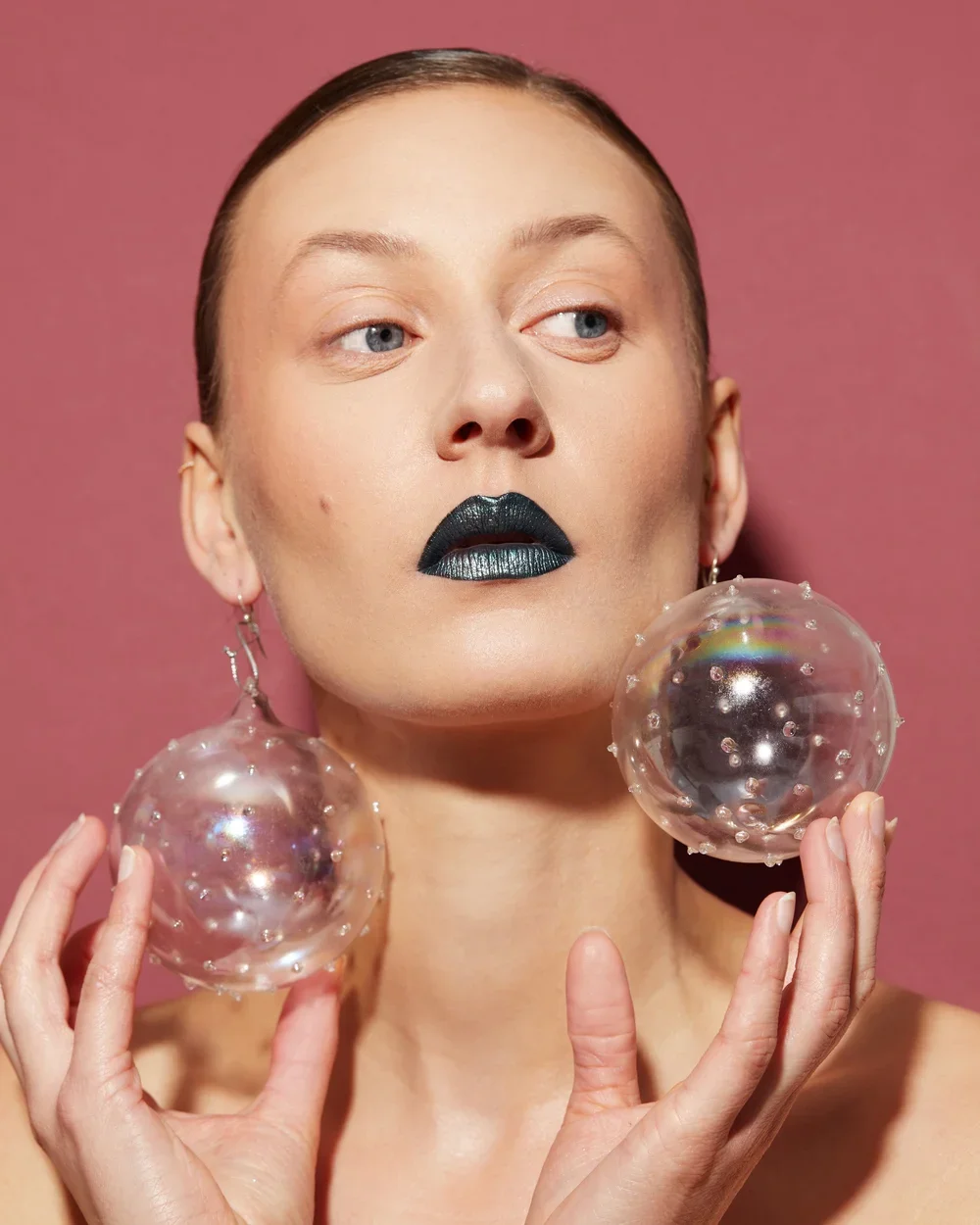 4 Elegant And Festive Christmas Makeup Looks By MUA Marion Hives.