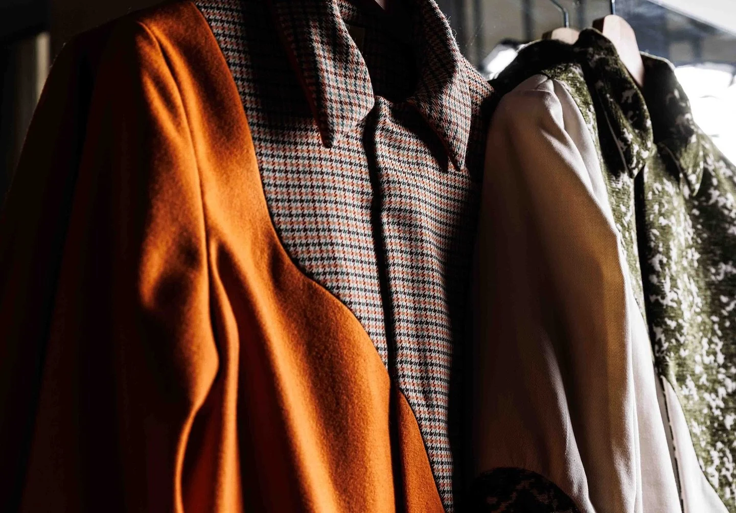 Un design sign&eacute; REBOOT, une couleur choisie par vous.
 C&rsquo;est &ccedil;a, la custom : s&eacute;lectionner un de nos mod&egrave;les et d&eacute;cider dans quelle couleur il verra le jour.
 🧵 Comment &ccedil;a marche ? Vous passez &agrave; 