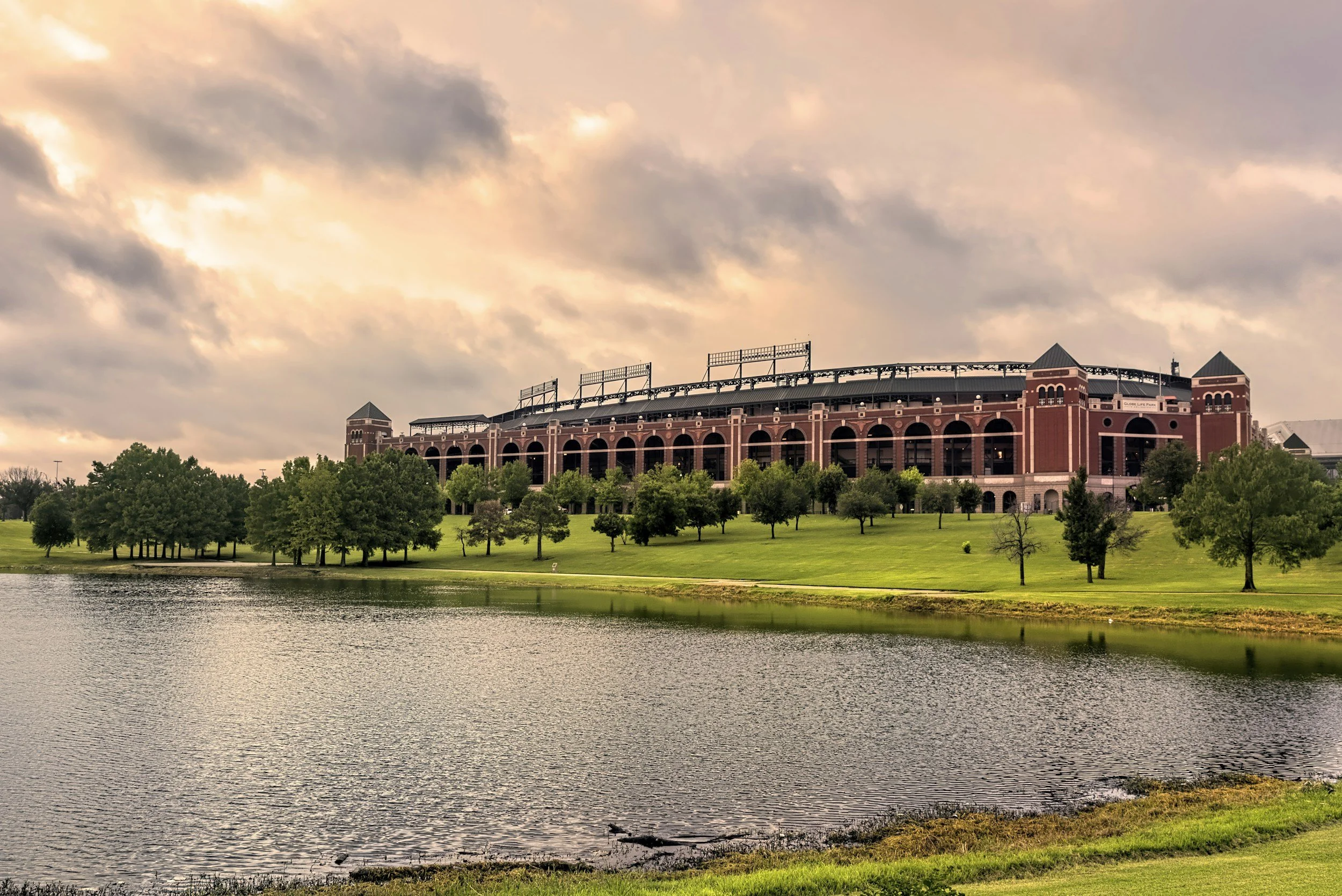 Custom Cabinets &amp; Kitchen Islands in Arlington, Texas