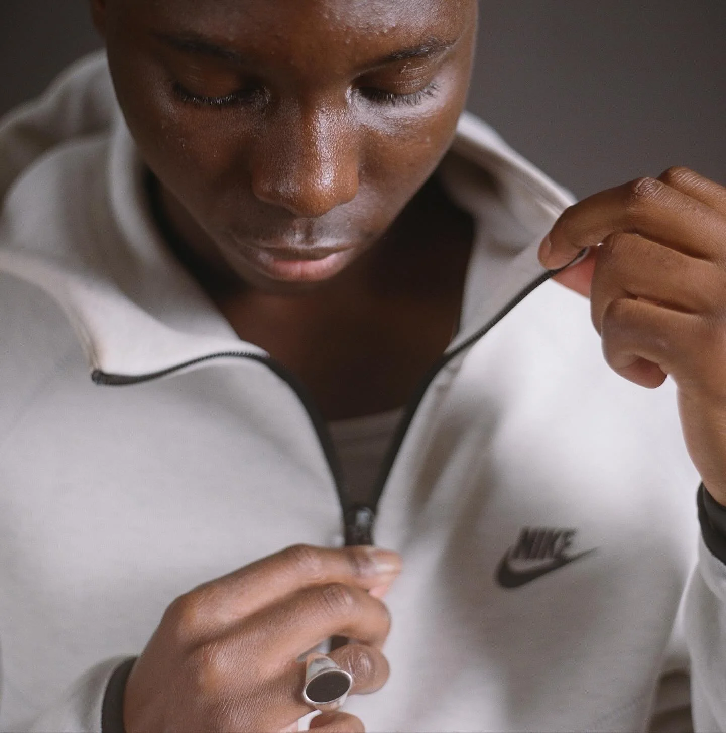 For @mv236_ 

Photography @icantseeucantseeme 
Lighting assistant @woodywutt 

Shot at @sweatshop.studio 
#kiev60 #portra400