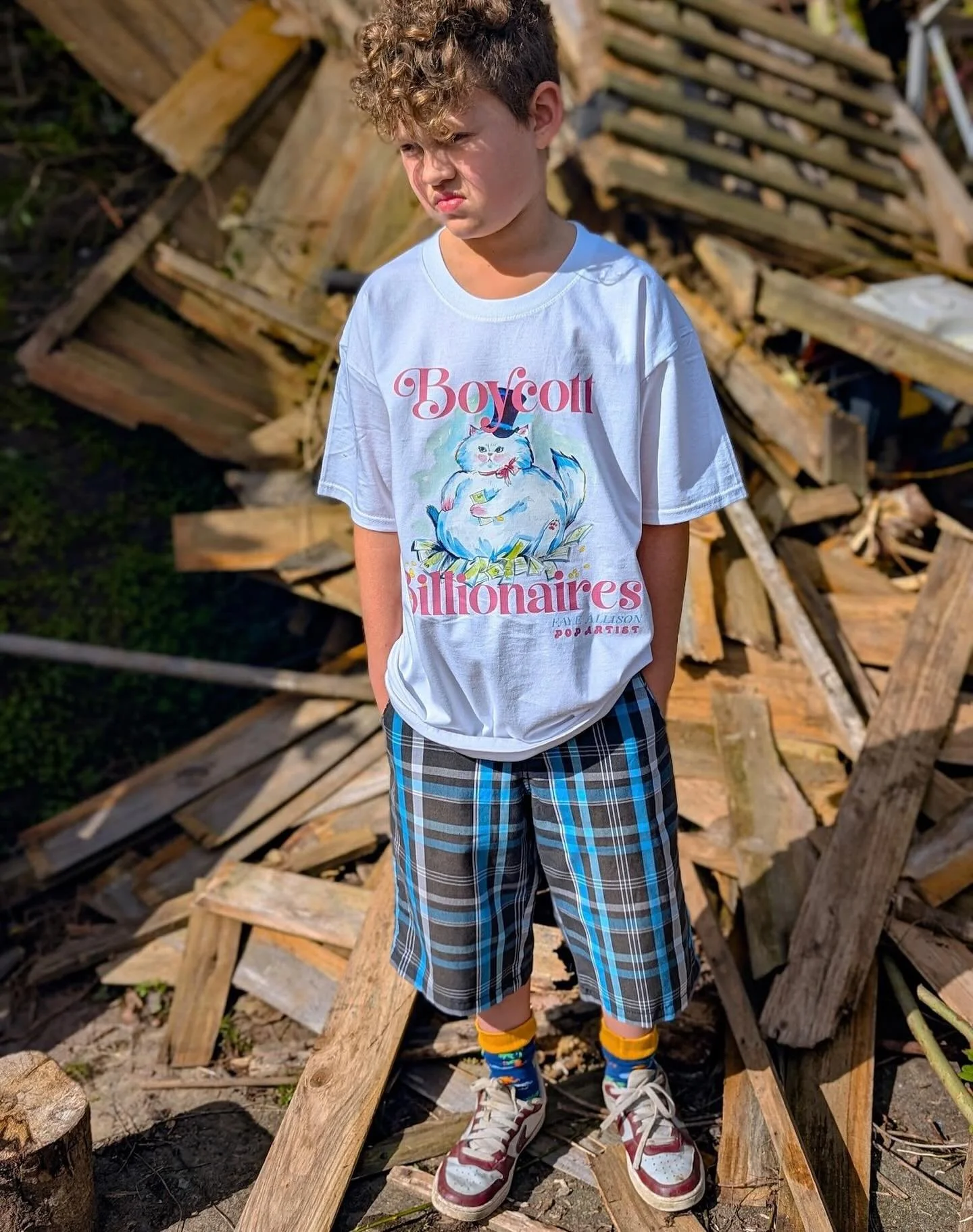 They look especially awesome on our young folk! 

@planting_the_seeds_uk x @faye.allison.art 

With profits being donated to those facing oppression and forced displacement. 

📸 @faye.allison.art 

#PlantingTheSeeds