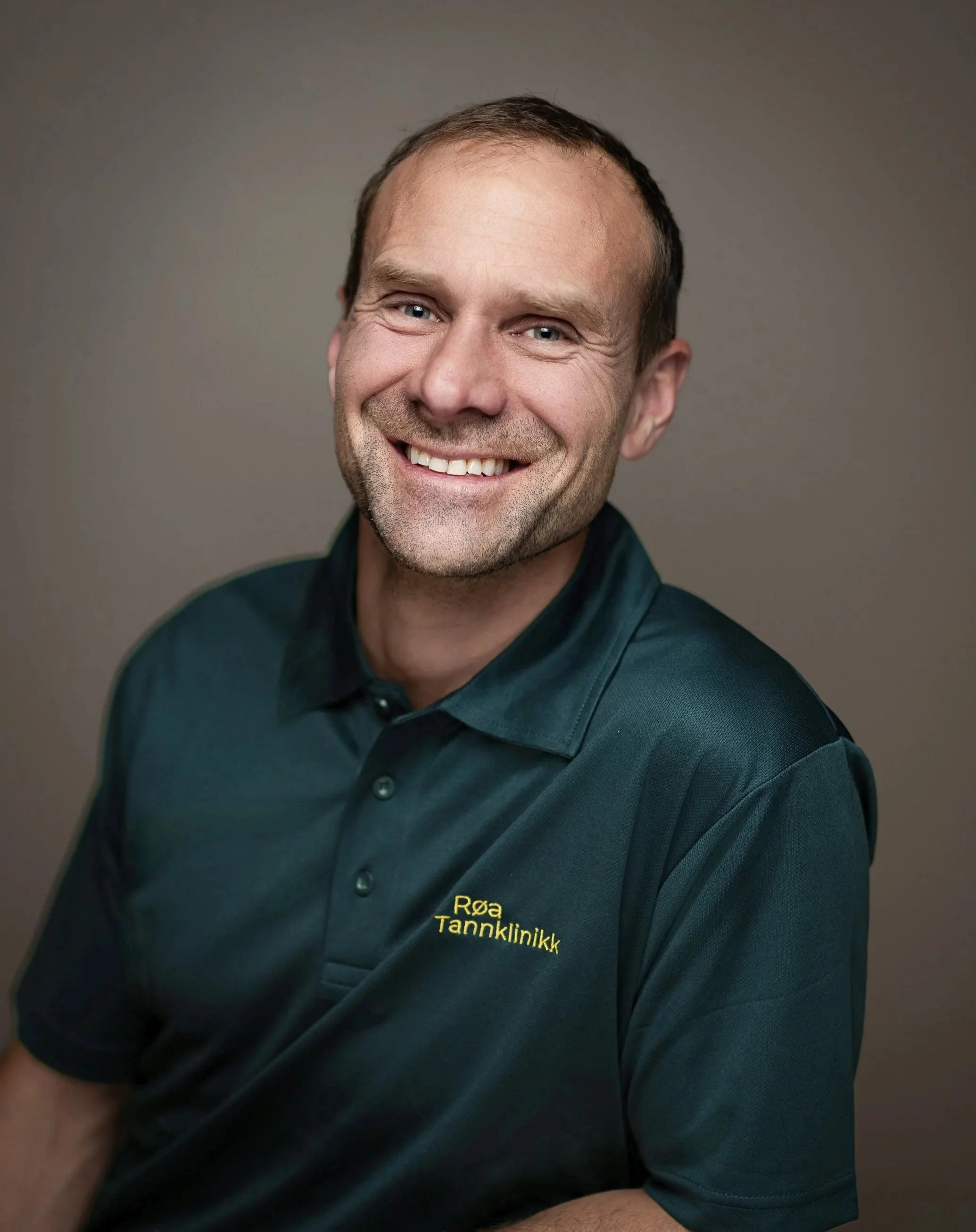 Knut Skarpeteig. Tannlege MNTF