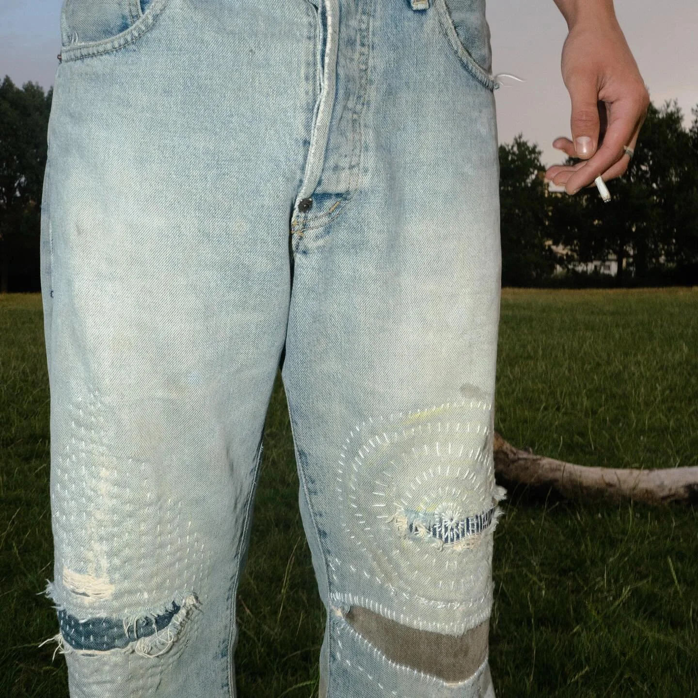 Vintage repaired Levi's 501 buckle-back-bonanza ! 

Found these beautiful jeans in a state of somewhat disrepair, and having never been too keen on the ripped jeans n knobbly knees look, I've been trying out some embroidery methods of repair, very mu