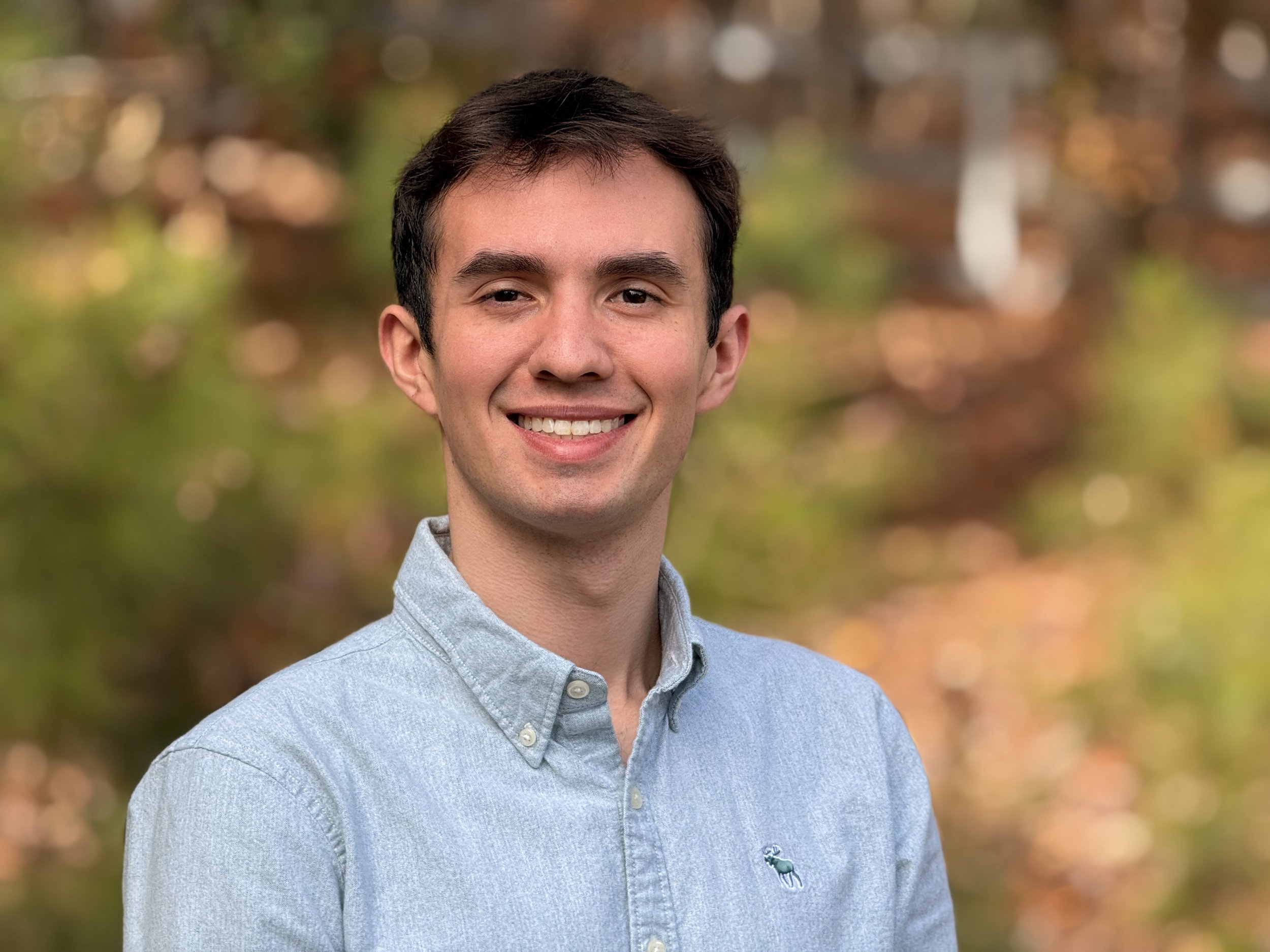 ZACH GINDER - ADVISOR  | Zach is from Crestwood, KY and has been engaged in the movement for independent leadership since age 17. Zach represents a Gen Z perspective shaped by firsthand conversations with voters during the 2024 presidential election 