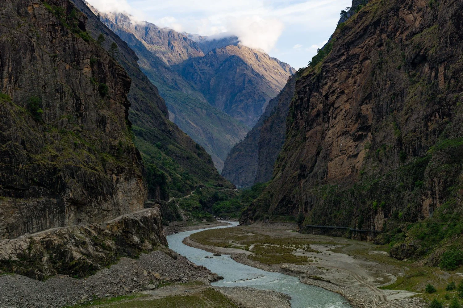 Trekking to Jagat on the Manaslu Circuit
