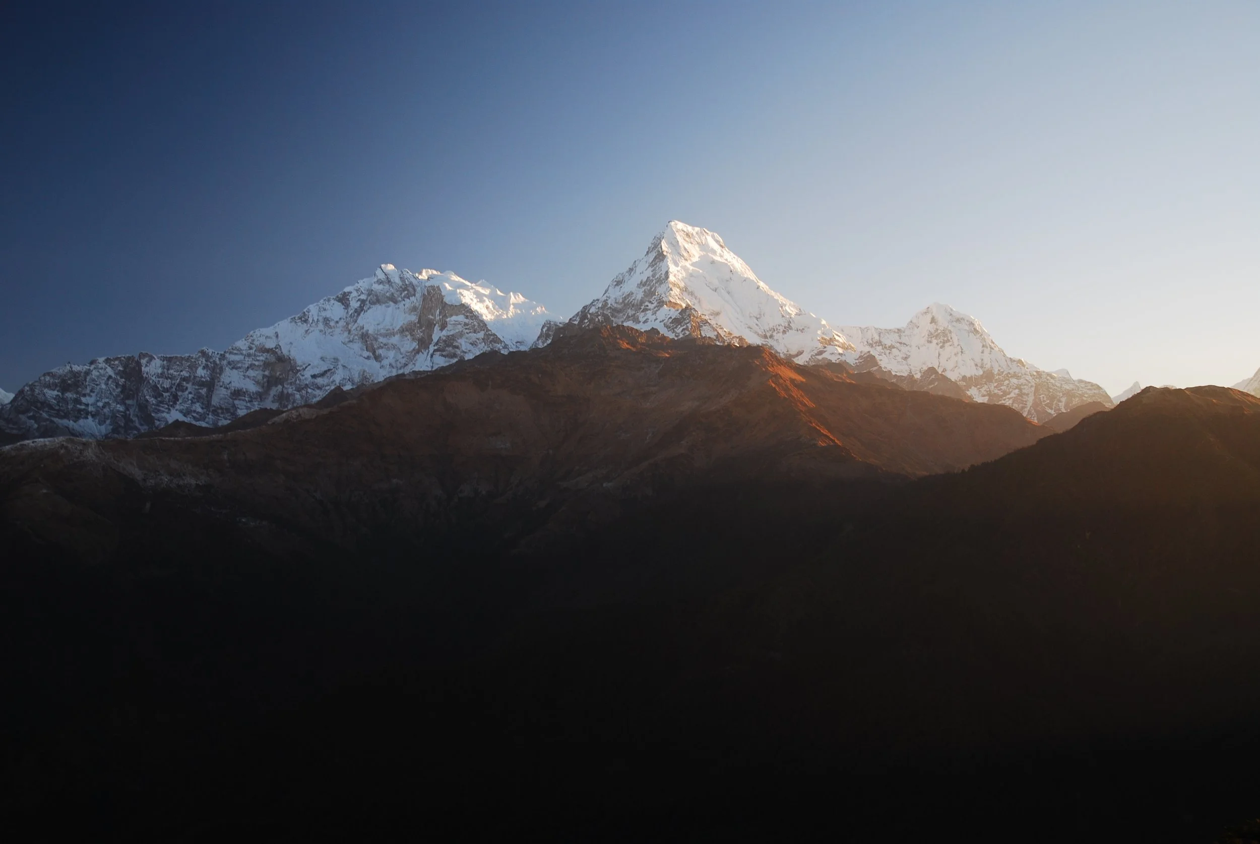 View of the Annapurnas at sunrise at the summit of Poon Hill