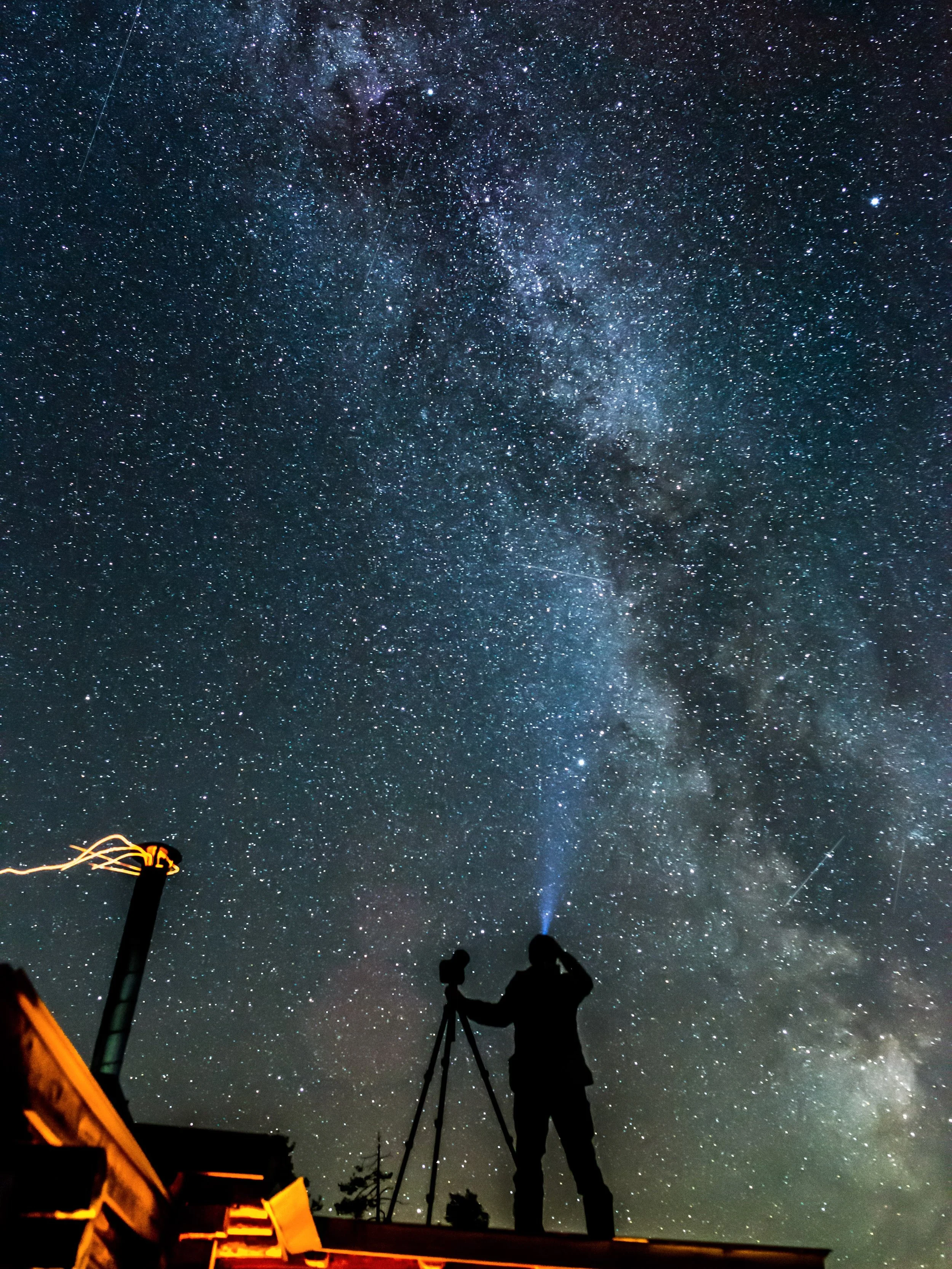 The autumn season will start up soon with possibilitys of photographing milky way, close-ups of golden eagle, northern lights and siberian jay. The milky way and the northern lights is taken from the roof of one of our hides. #starrysky #goldeneagle 