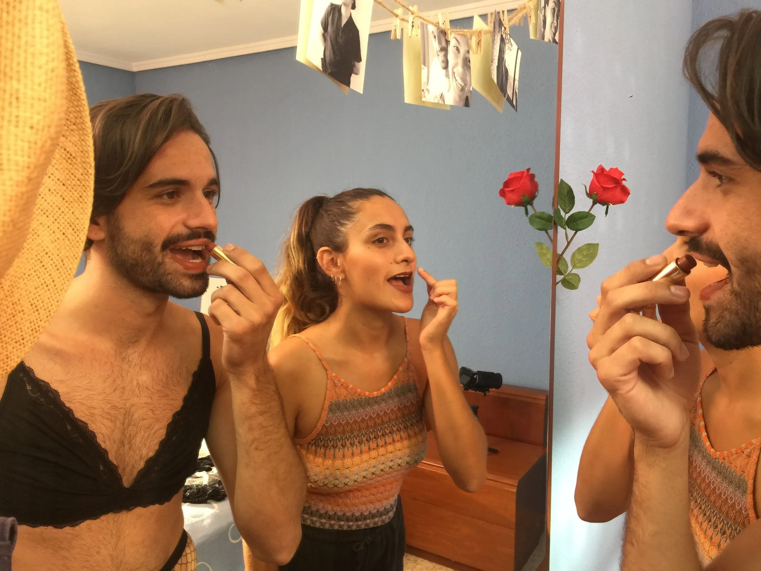 Camila trabajando en un corto