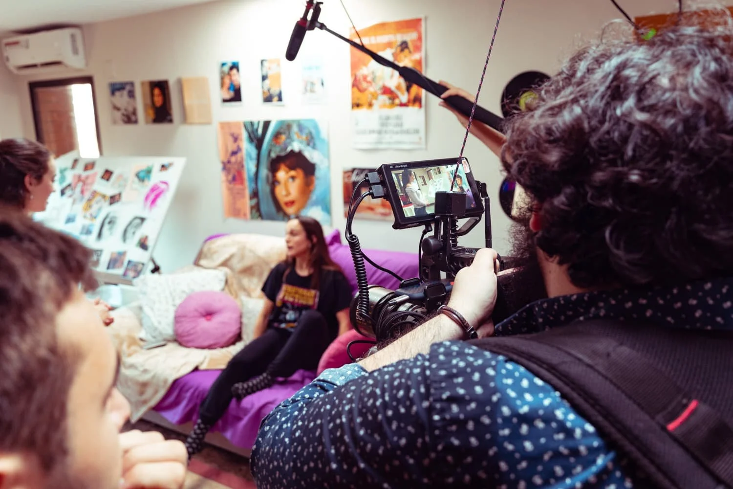 Inti trabajando como director de fotografia