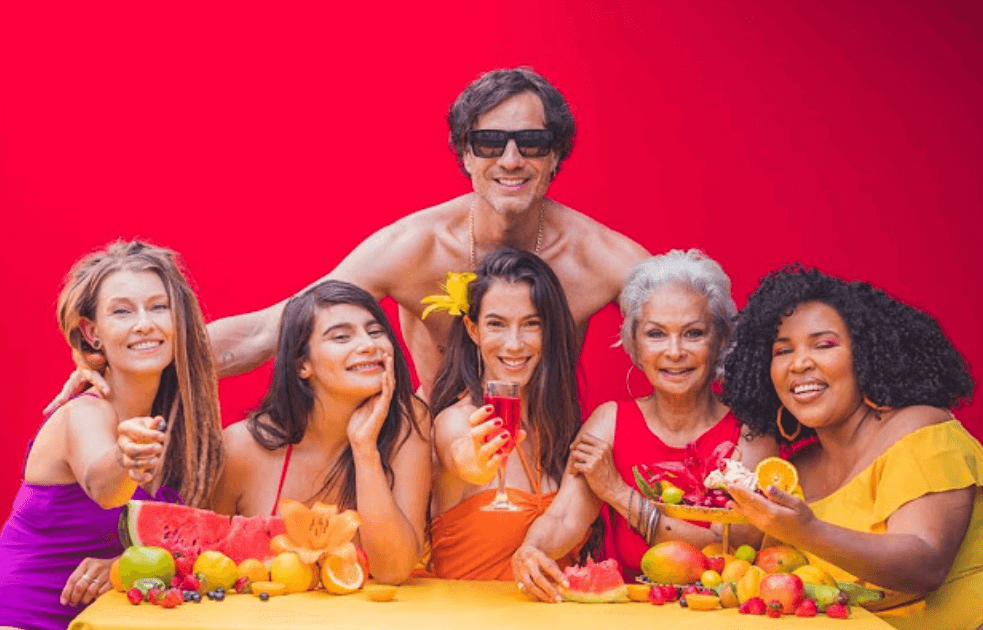                 Videoclip "SALUD POR ESO" (La Caravana Mágica) - 
                 Ayudante de dirección