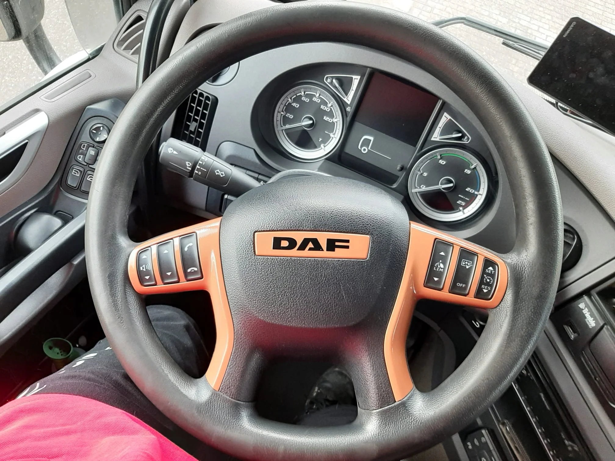 WhatsApp Image 2025-10-11 at 17.56.23.jpeg