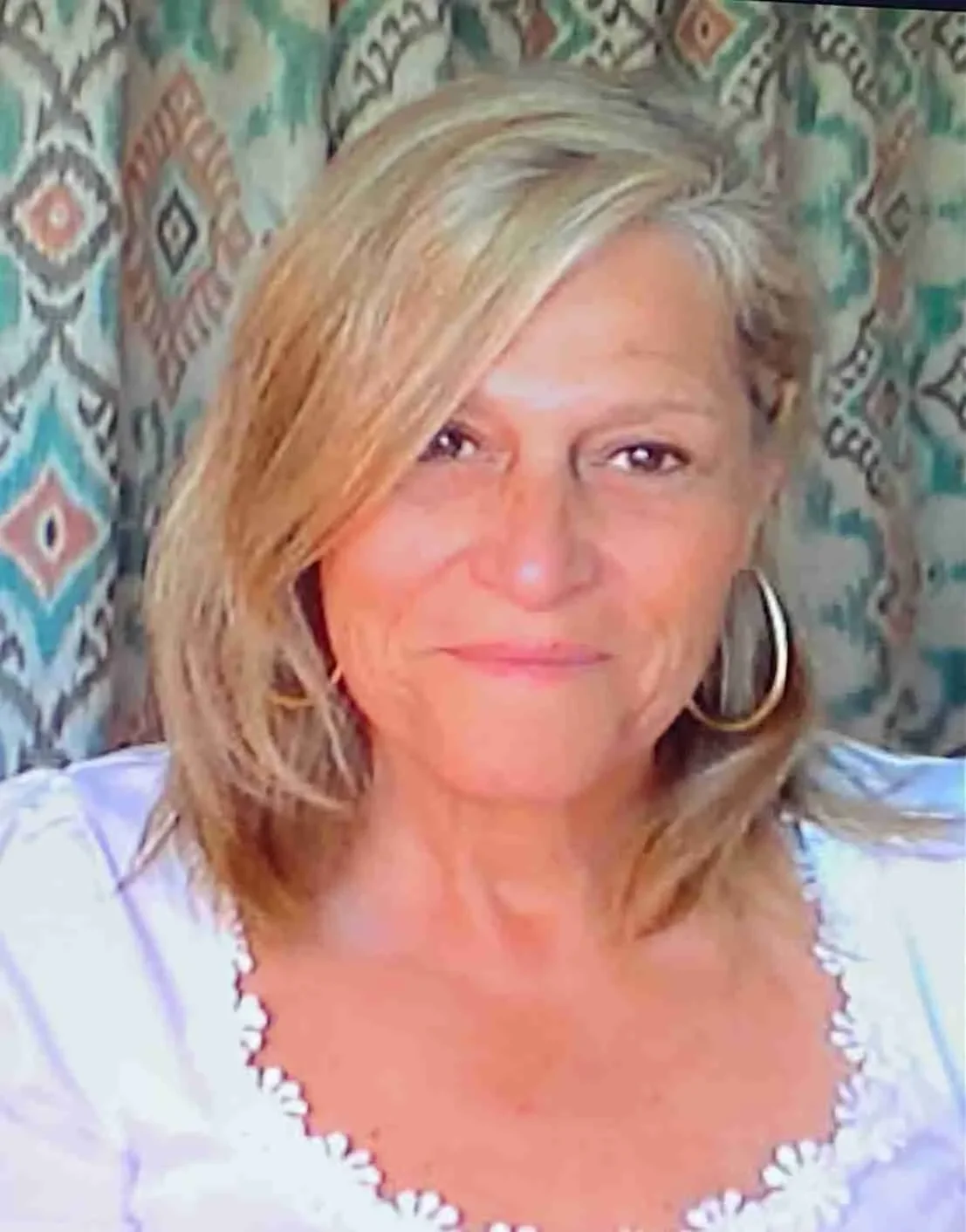 Gwendolyn doing Shamanic Energy Healing at Spirit Well Sensory Lounge in Stuart, Florida.