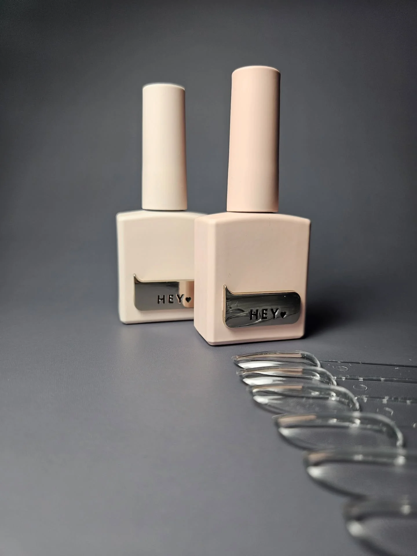 ​Neutral dreams. ☁️✨

​It&rsquo;s all in the prep. 🛠️

​Before the magic happens, we swatch. Testing out the opacity and leveling of these new HEY&hearts; gels to ensure your mani stays flawless for 3+ weeks.

 Featuring the latest from HEY&hearts;.