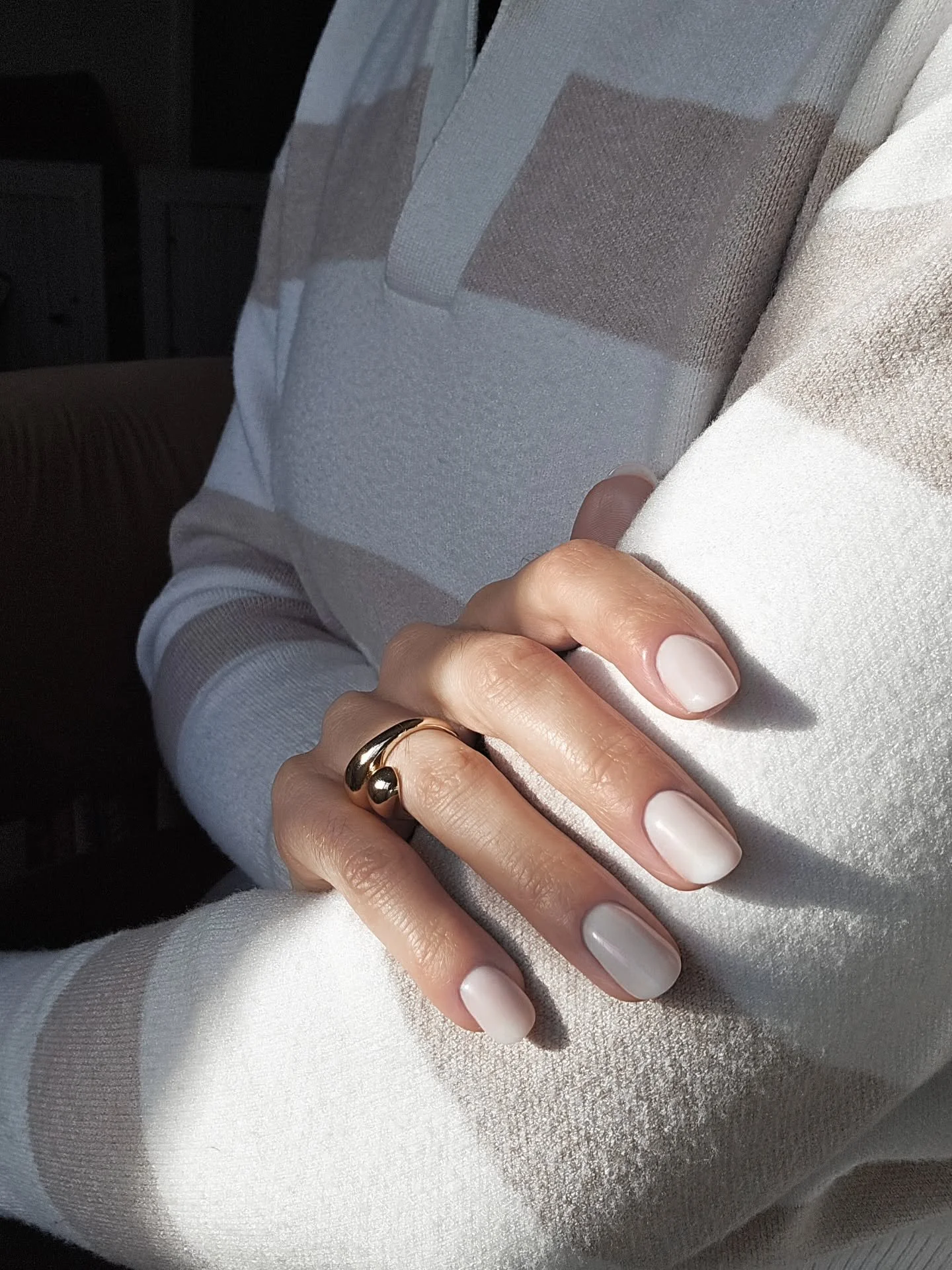 Simplicity is the secret to a healthy and elegant nail look 💕

#ctnailartist #newmilfordnailtech #NewMilfordCT #elegantstyle #americancreator 

Framework gel Lilly @americancreator.tm