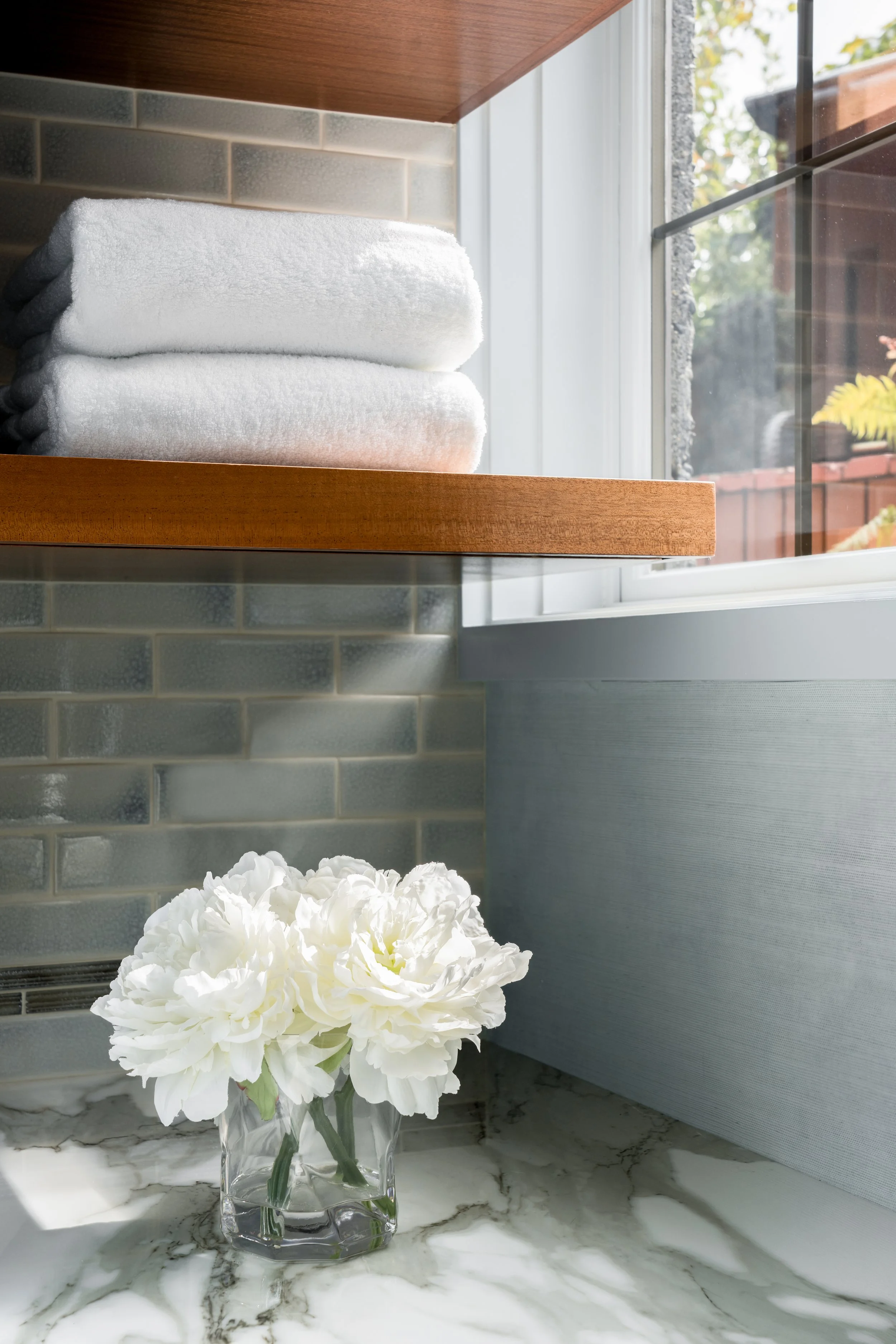 LBDDesign_CornerShelves-Detail.jpg