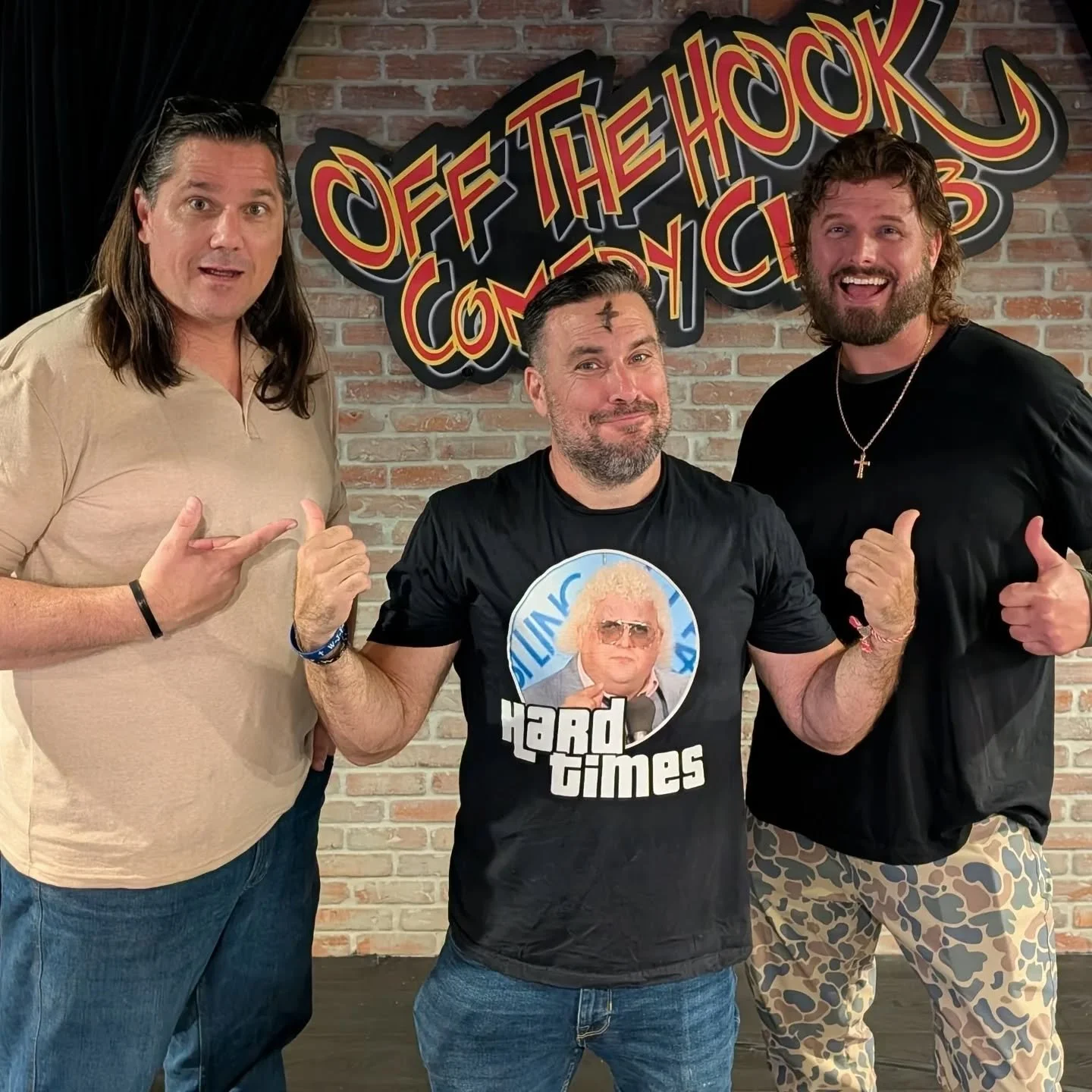 Just shared the stage with story telling comedy experts Mark Bennett and Steve Simeone - if you haven't seen them, WHAT ARE YOU DOING?! 
.
.
#comedians #bobrayhart #stevesimeone #offthehook