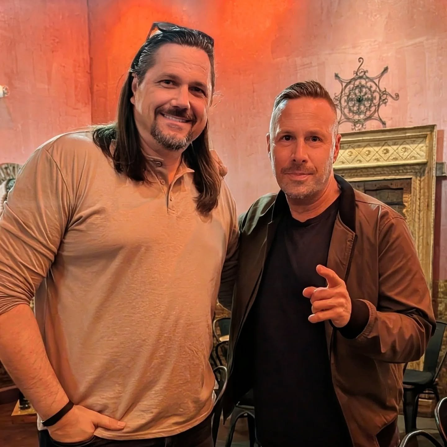 Had an amazing time opening for Dov Davidoff, the crowd was awesome and we sold out 3 shows!
.
#bobrayhart #visaniscomedyclub #DovDavidoff #comedians #StandUpComedy