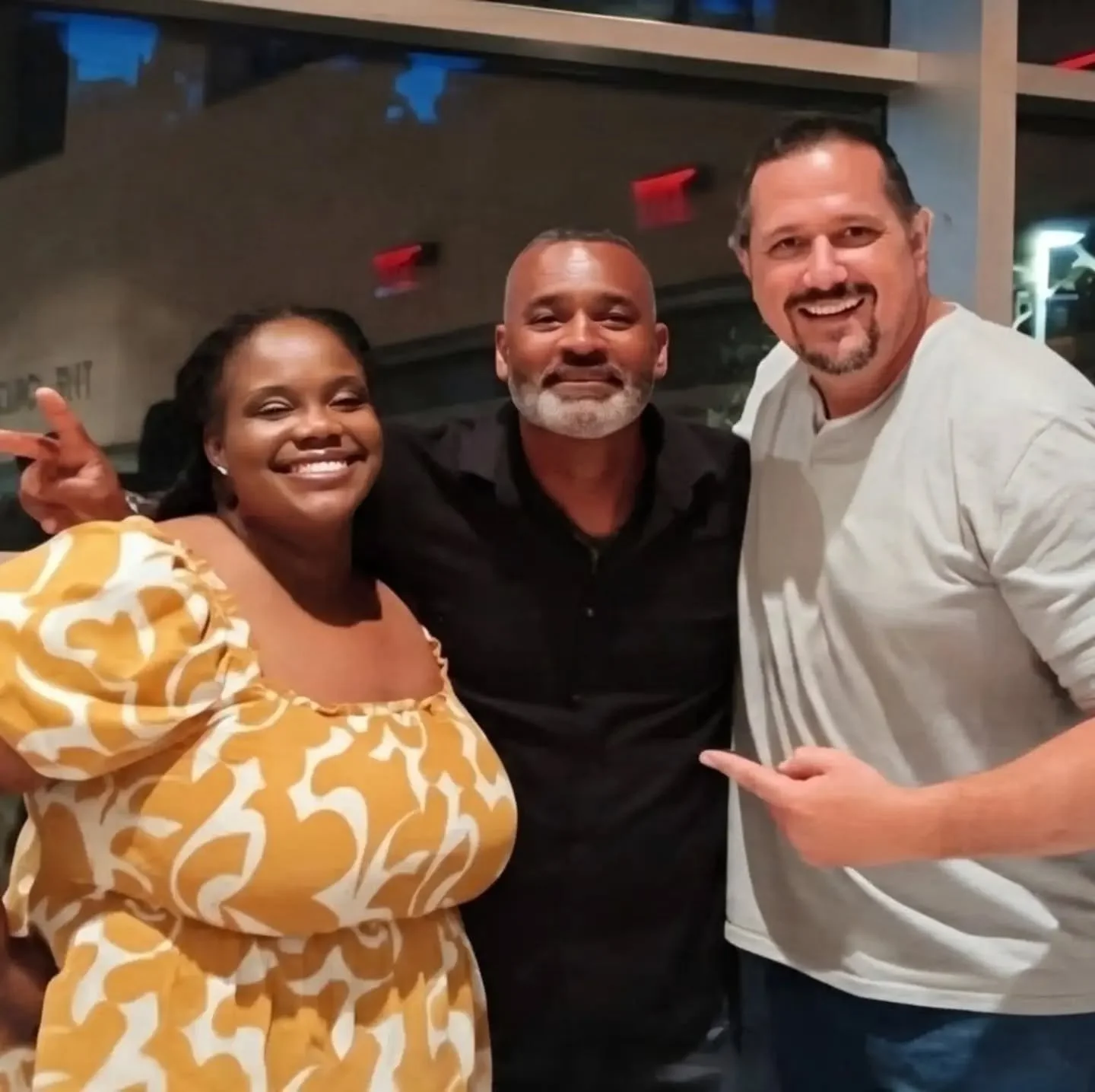 Fashionably late to the grid, but Vero Beach was a total blast! Loved sharing the stage with @jenn_weeks at Riverside Theatre. Caught a great shot with our host P-Mac after the show! 🎭📸
#StandUpComedy #VeroBeach #RiversideTheatre #FloridaComedy #Li