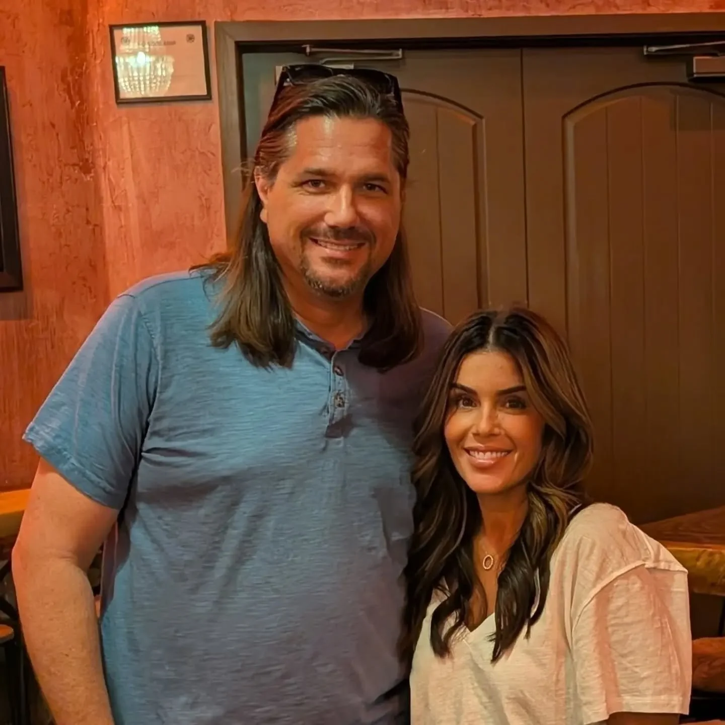 Had an absolute blast opening for the hilarious @onefunnylisamarie! Such an incredible night, electric crowd, and non-stop laughs from start to finish. If you haven't seen her live yet, you're missing out. 🎤✨
.
#LisaMarieRiley #OneFunnyLisaMarie #St