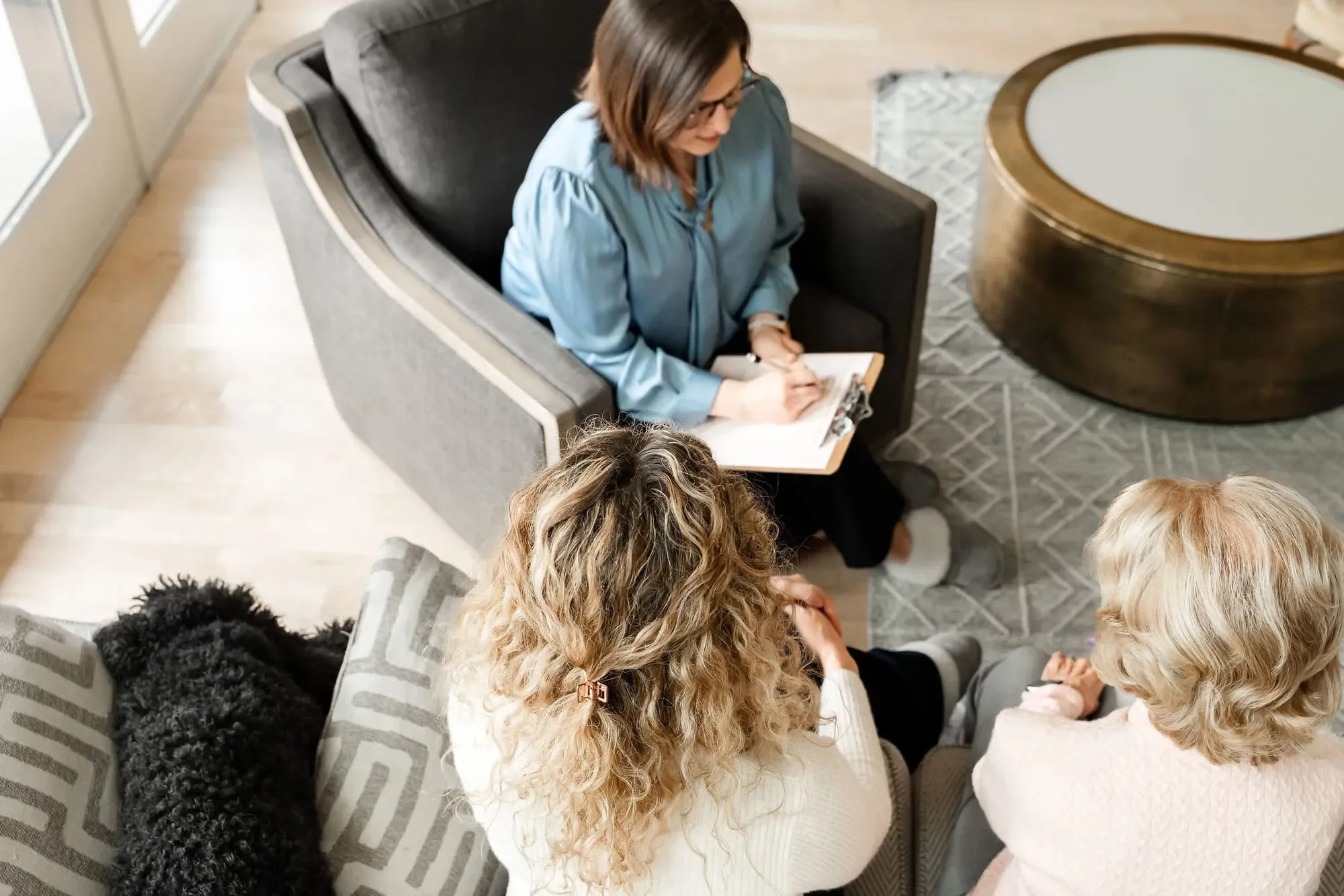 RN creating a companion care plan together with the family