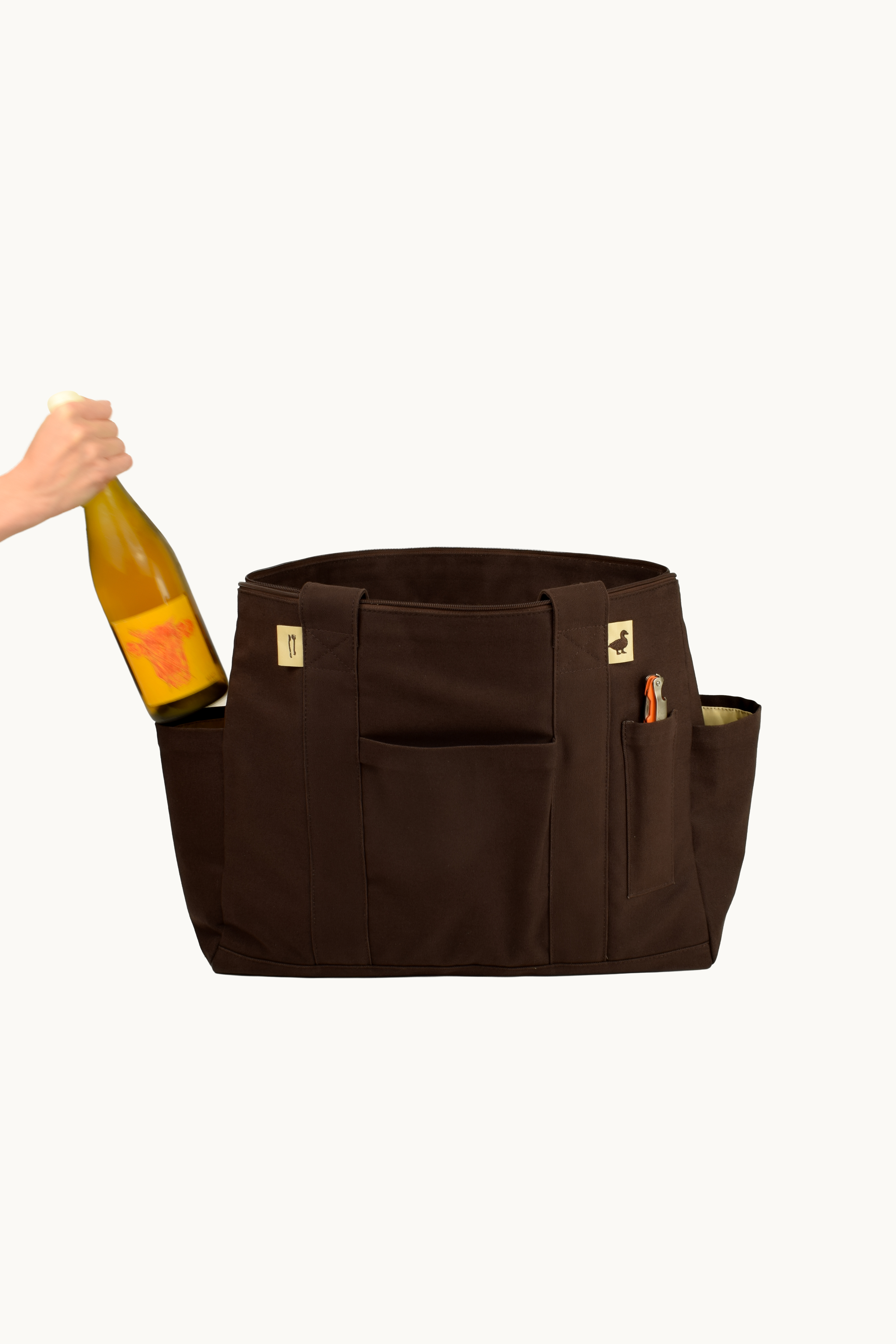 Wine pocket in the Poco Picnic insulated tote