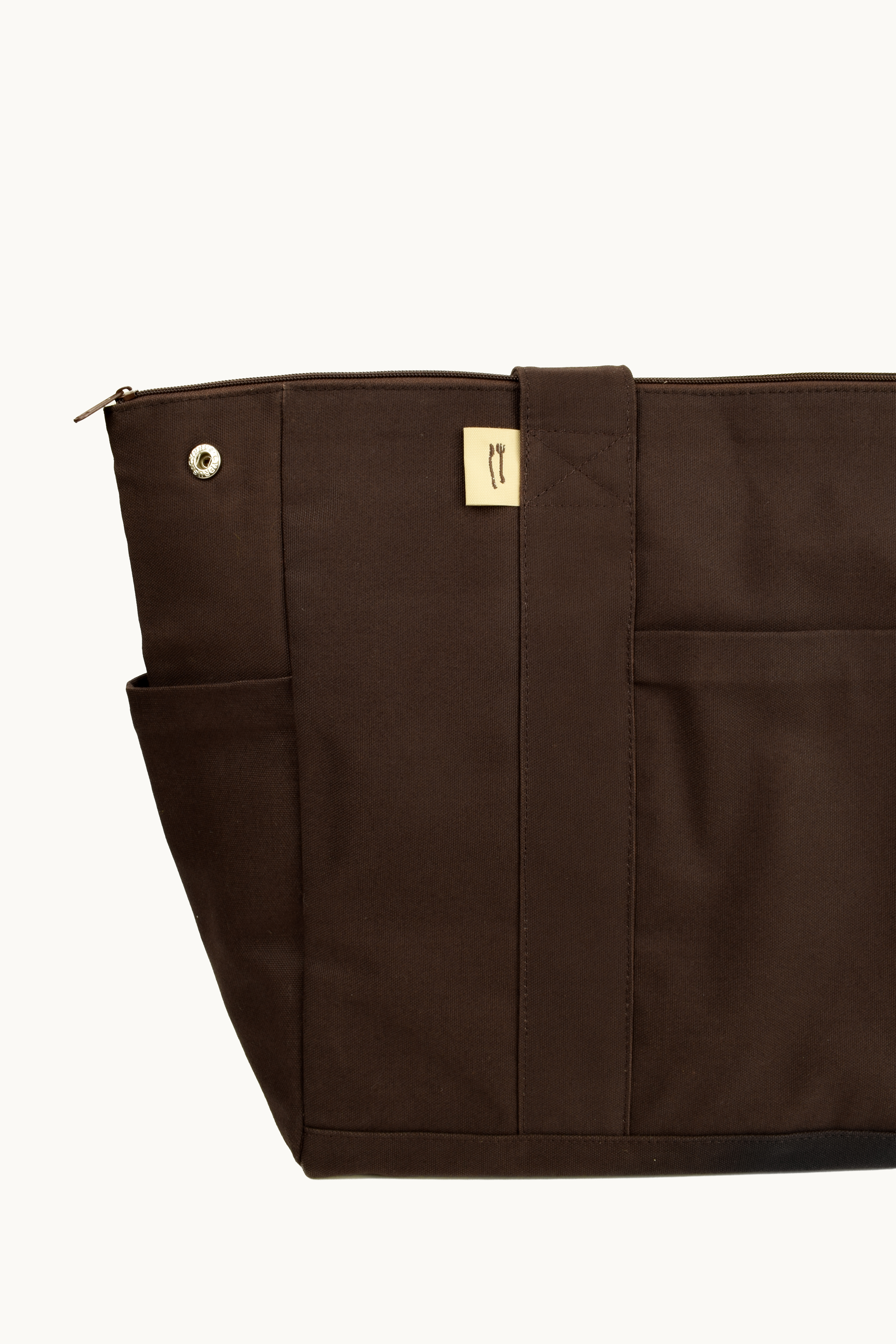 Tableset logo on poco picnic bag
